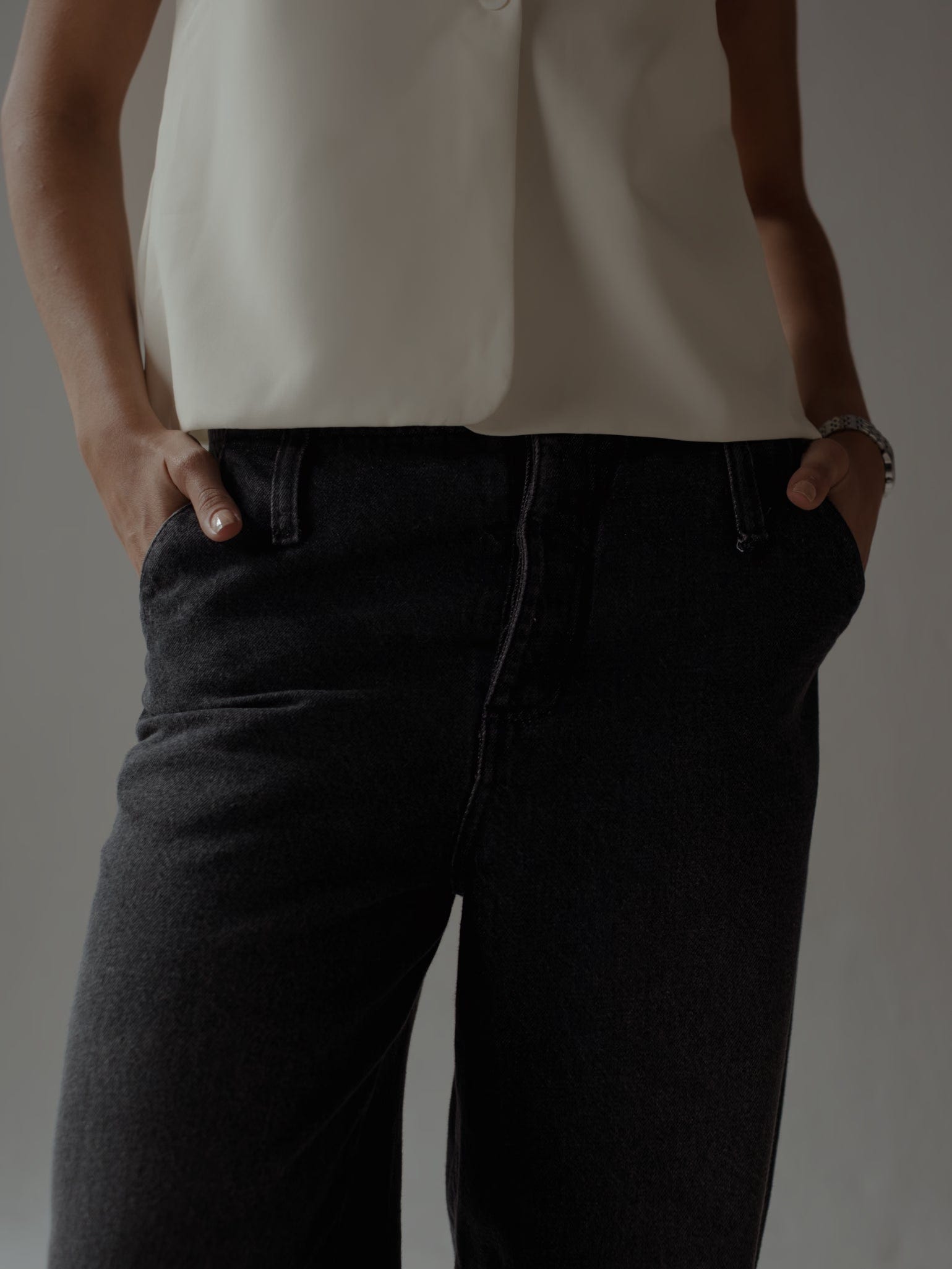 SARTORIAL BARREL JEAN - BLACK PEPPER - imagen 4