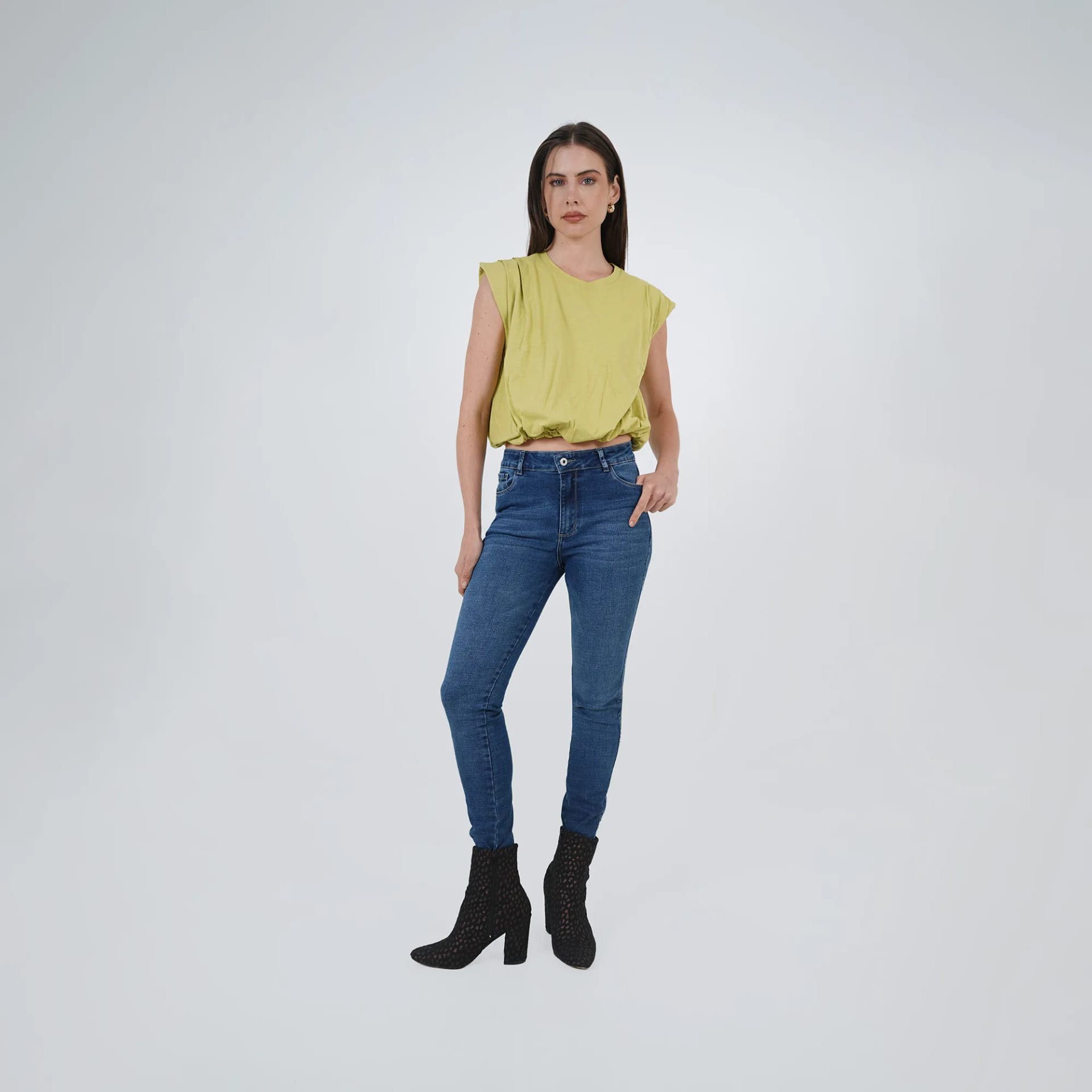 Camiseta crop top globo cuello redondo manga rodada - imagen 4