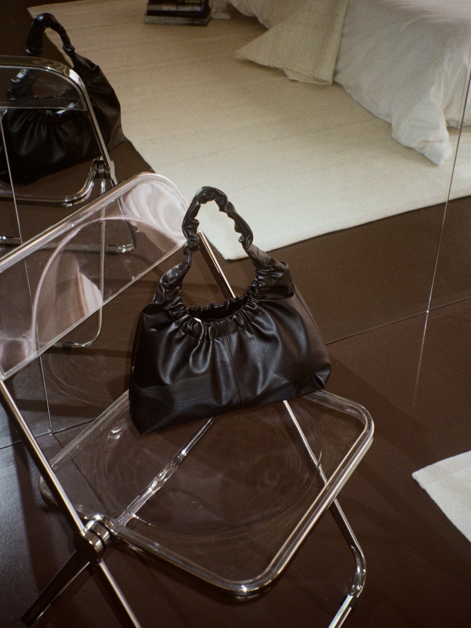 THE DAILY POUCH BAG  - BLACK - imagen 4