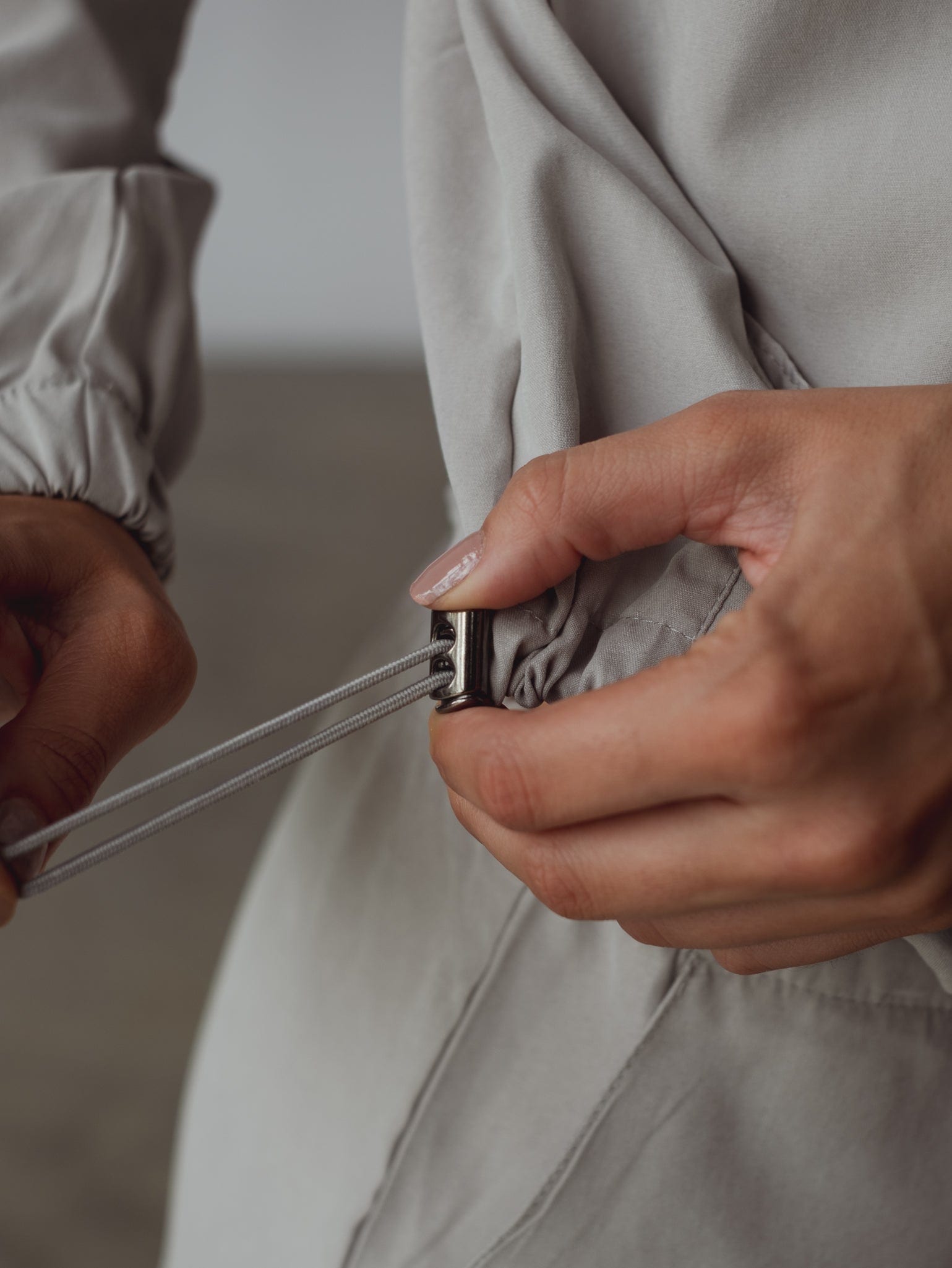 LINE WINDBREAKER JACKET - GRAY & WHITE - imagen 10