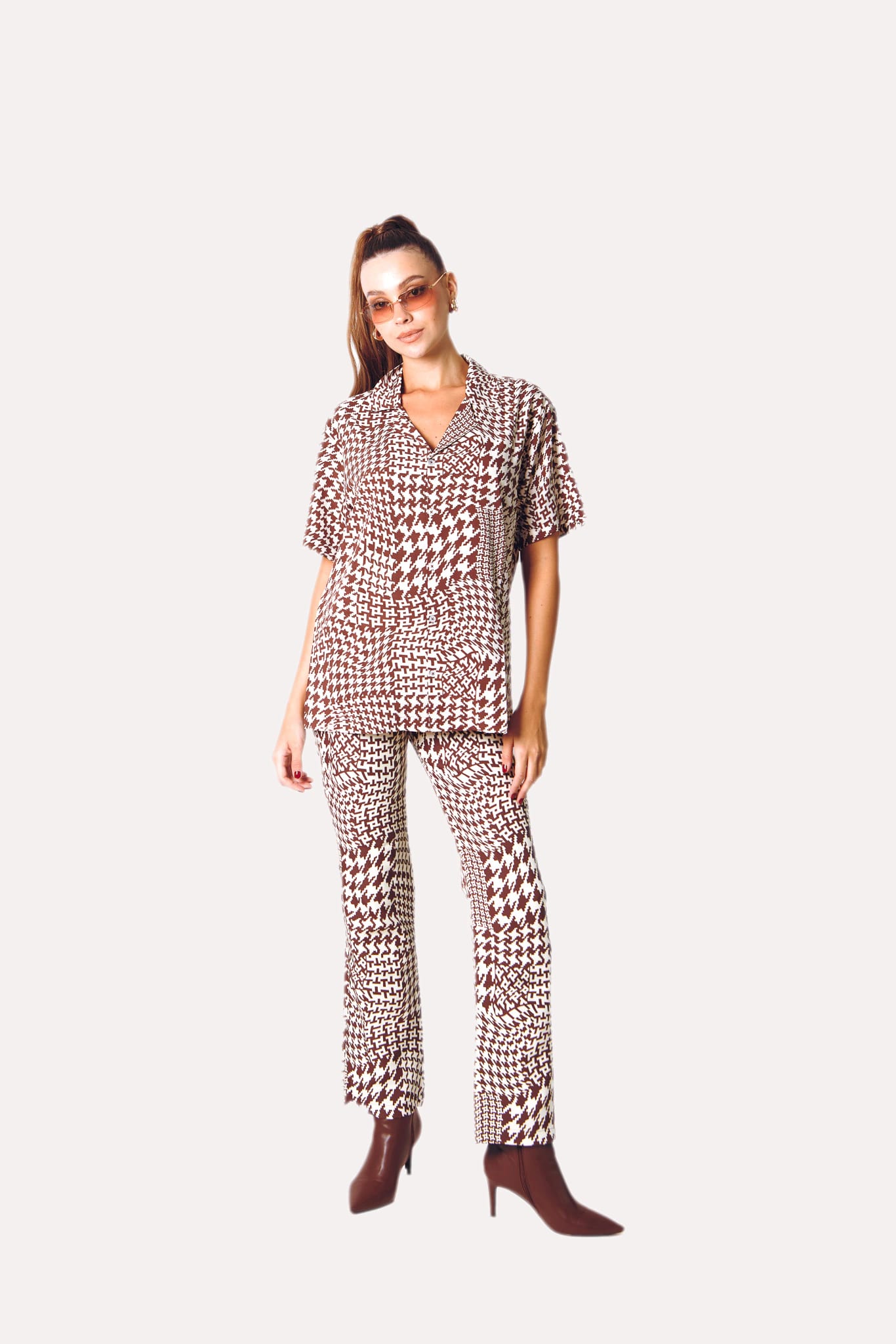Camp Shirt in Geometrical Brown - imagen 1