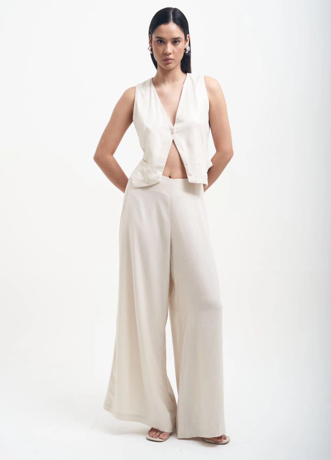 Chaleco Julia Dorado - imagen 11