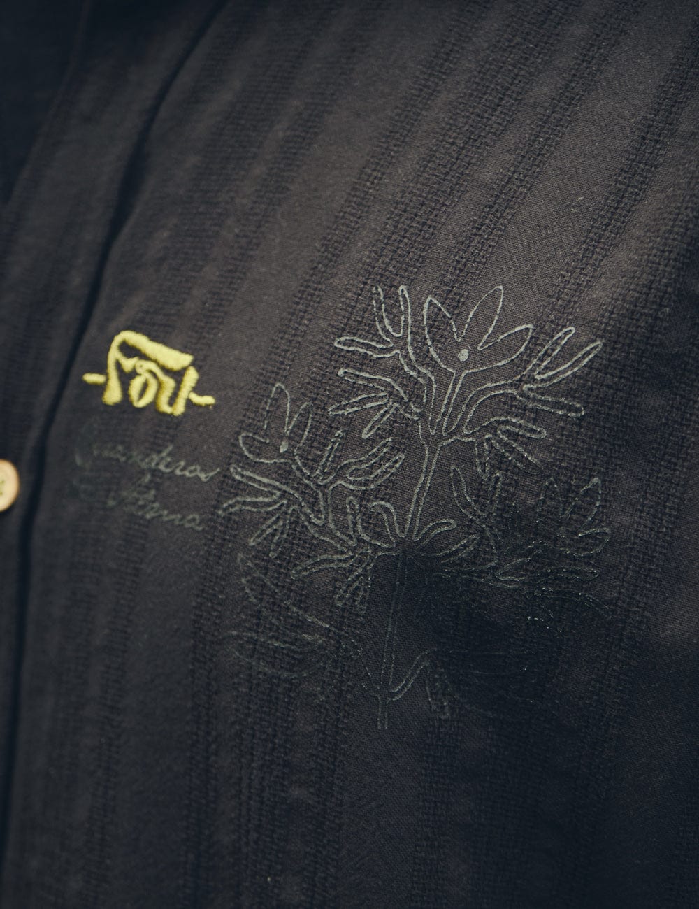 Camisa Regular Fit cuidadores del alma negro Hombre - imagen 3
