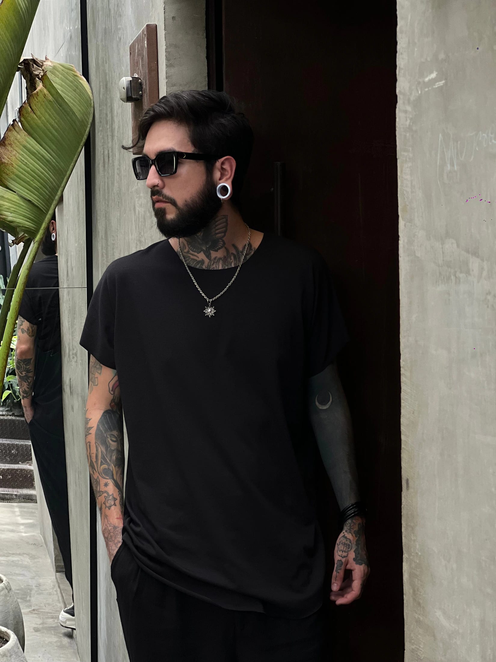 Camiseta ov negra - imagen 4