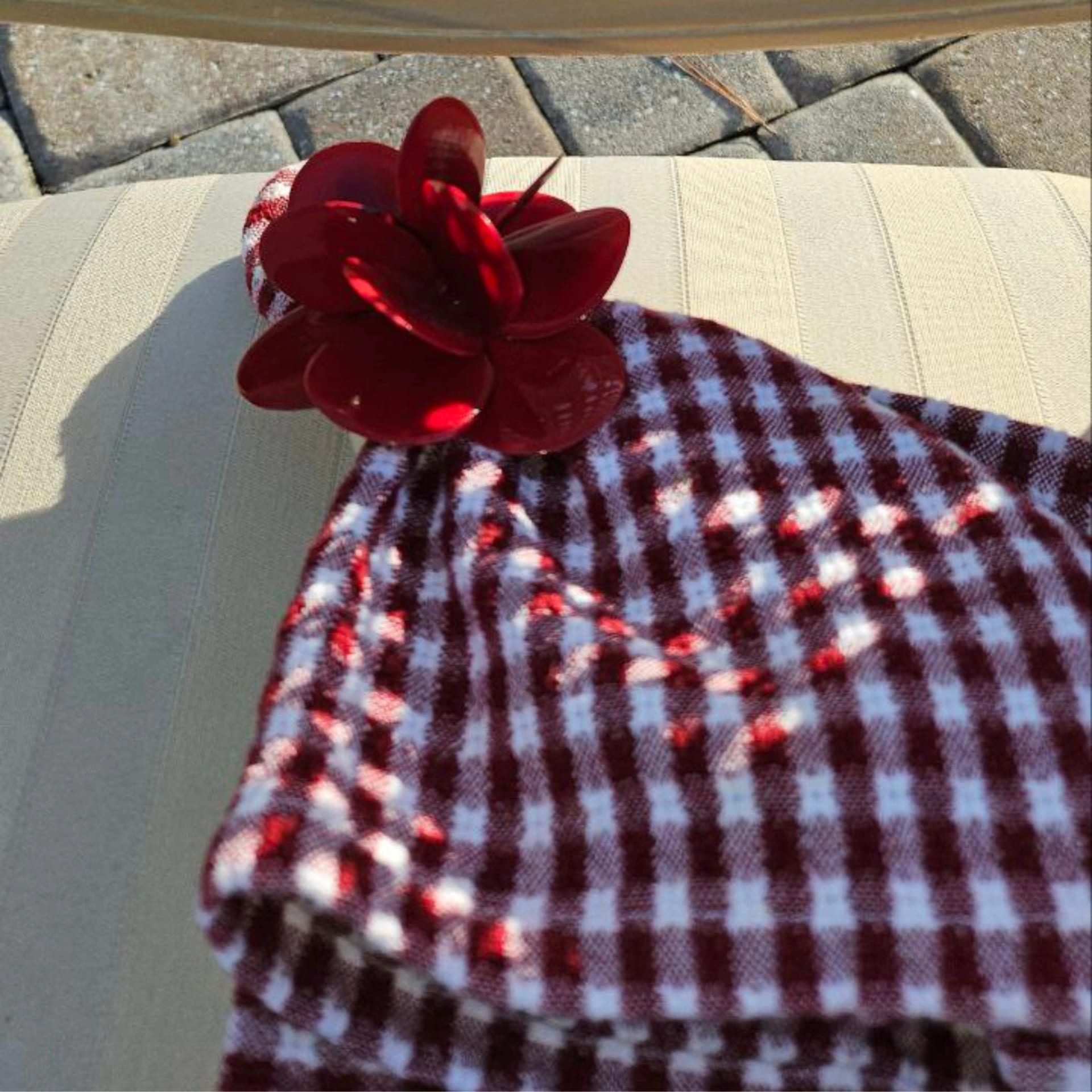 Scarlet Petal Napkin Ring - imagen 1