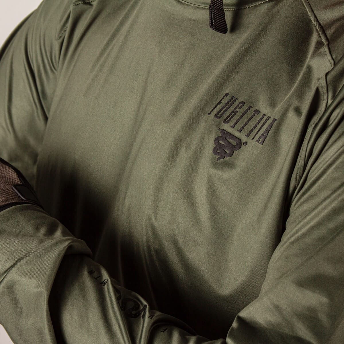 JERSEY SALVAJE MANGA LARGA VERDE MILITAR - imagen 4