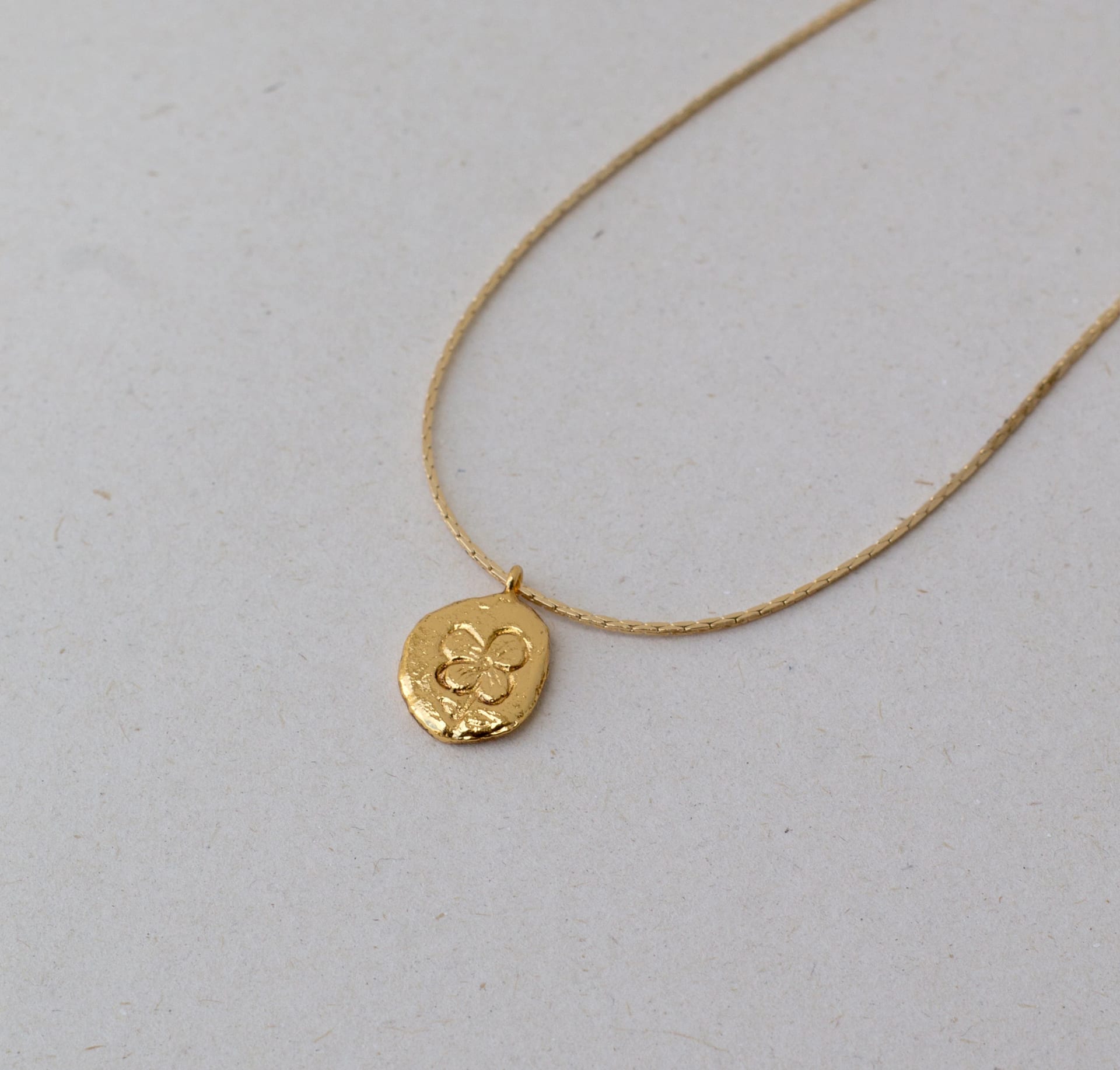 Collar moneda Flor - imagen 1