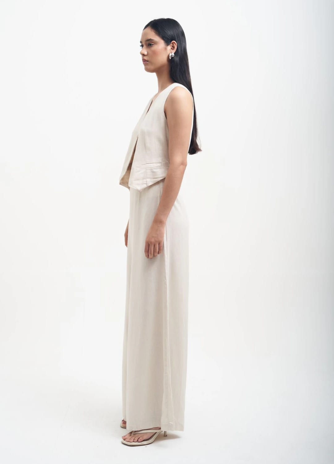 Chaleco Julia Dorado - imagen 8