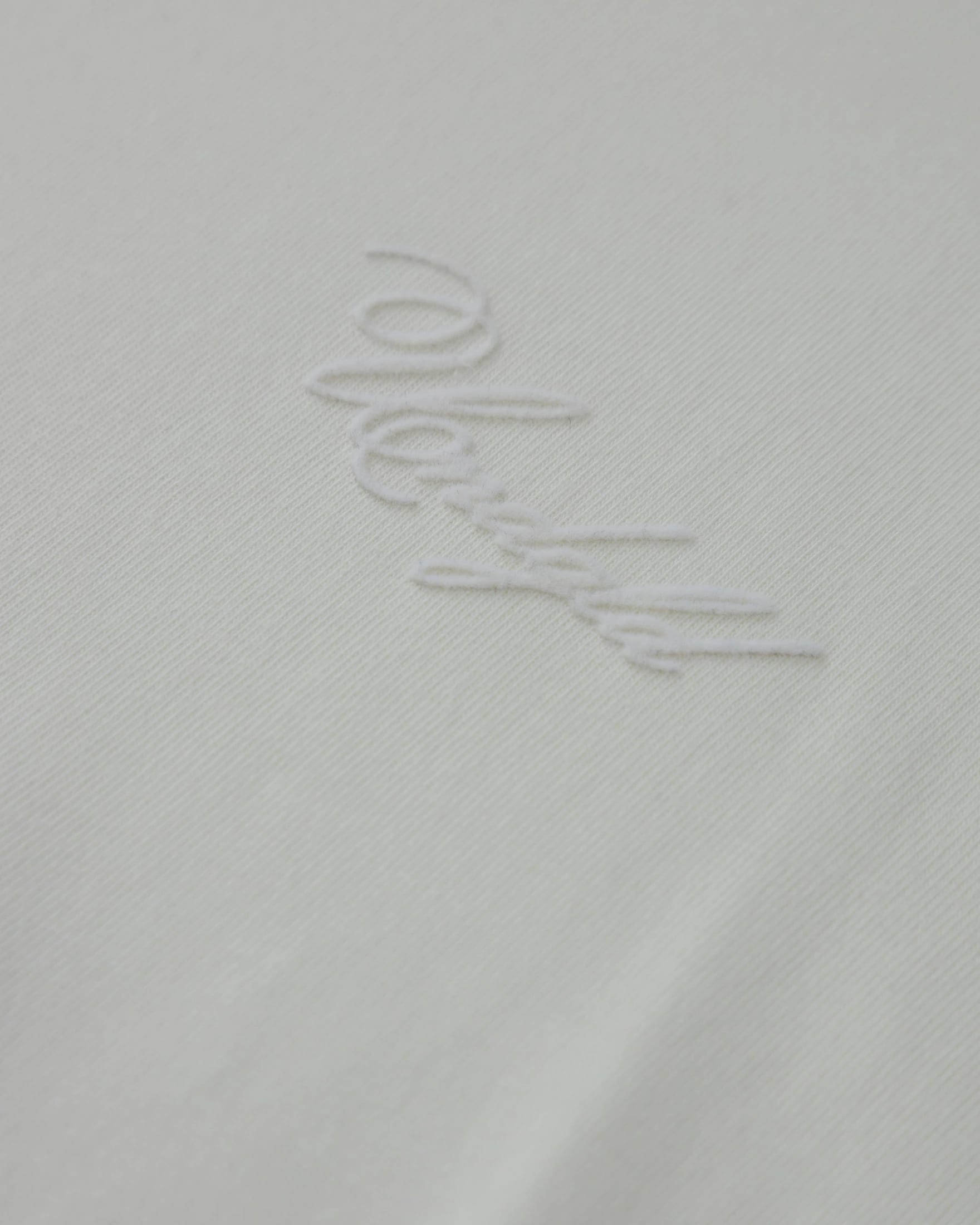 Basics Peached Undgld Tshirt White - imagen 4