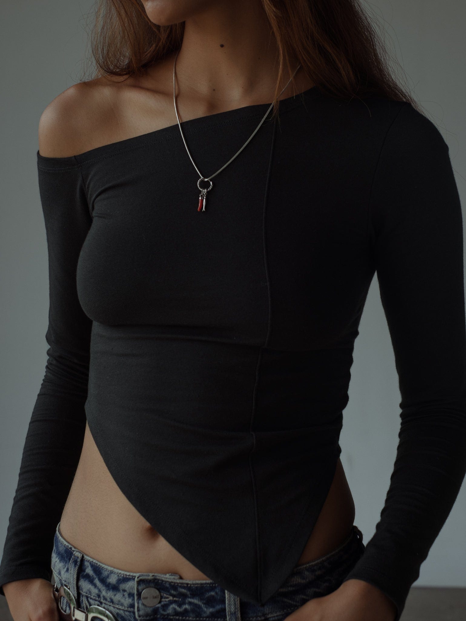 OPEN NECK LONG SLEEVE - BLACK - imagen 3