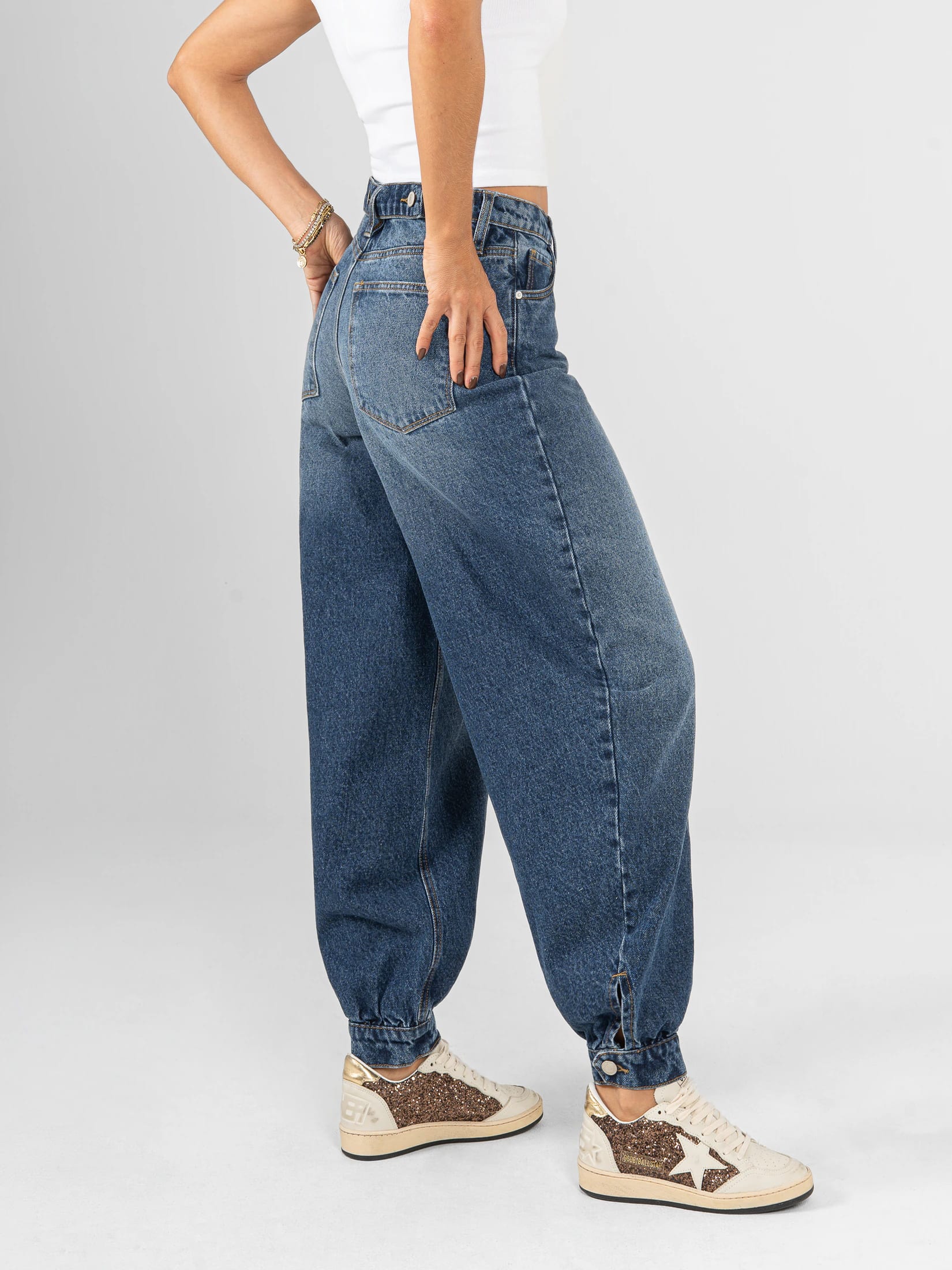 Ref: 066382 Jean baggy cropped, detalle en bota, rígido, tiro alto, tono azul oscuro. - imagen 4