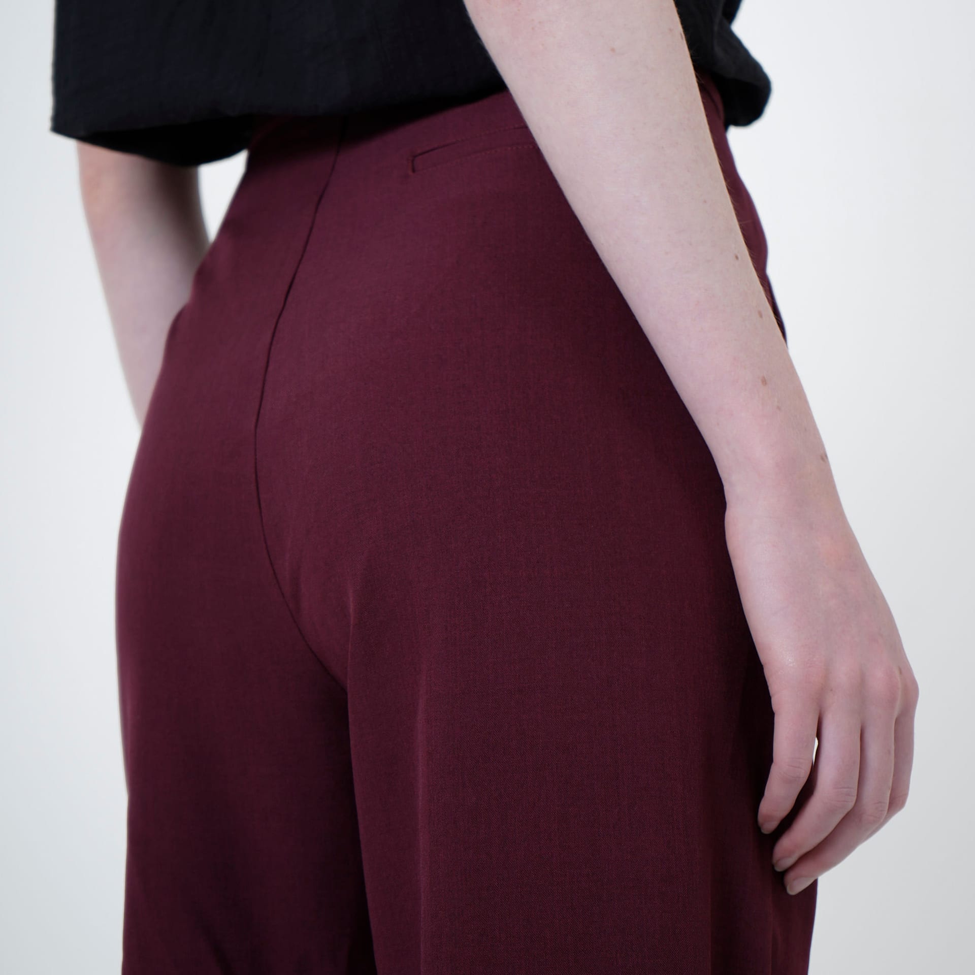 Pantalón clásico bota recta asimétrico - imagen 4