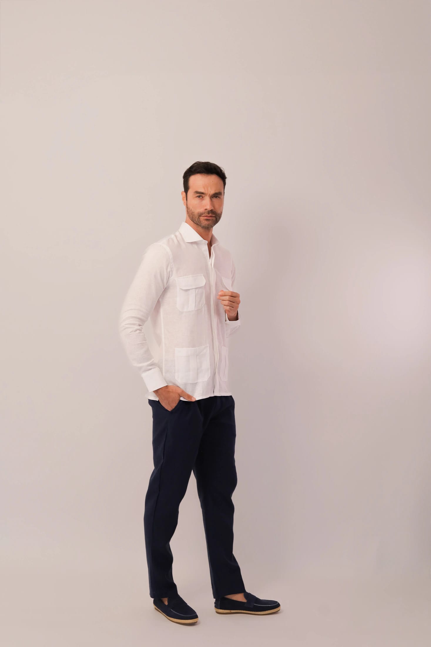 Guayabera Con Bolsillos - Covered Placket - imagen 6
