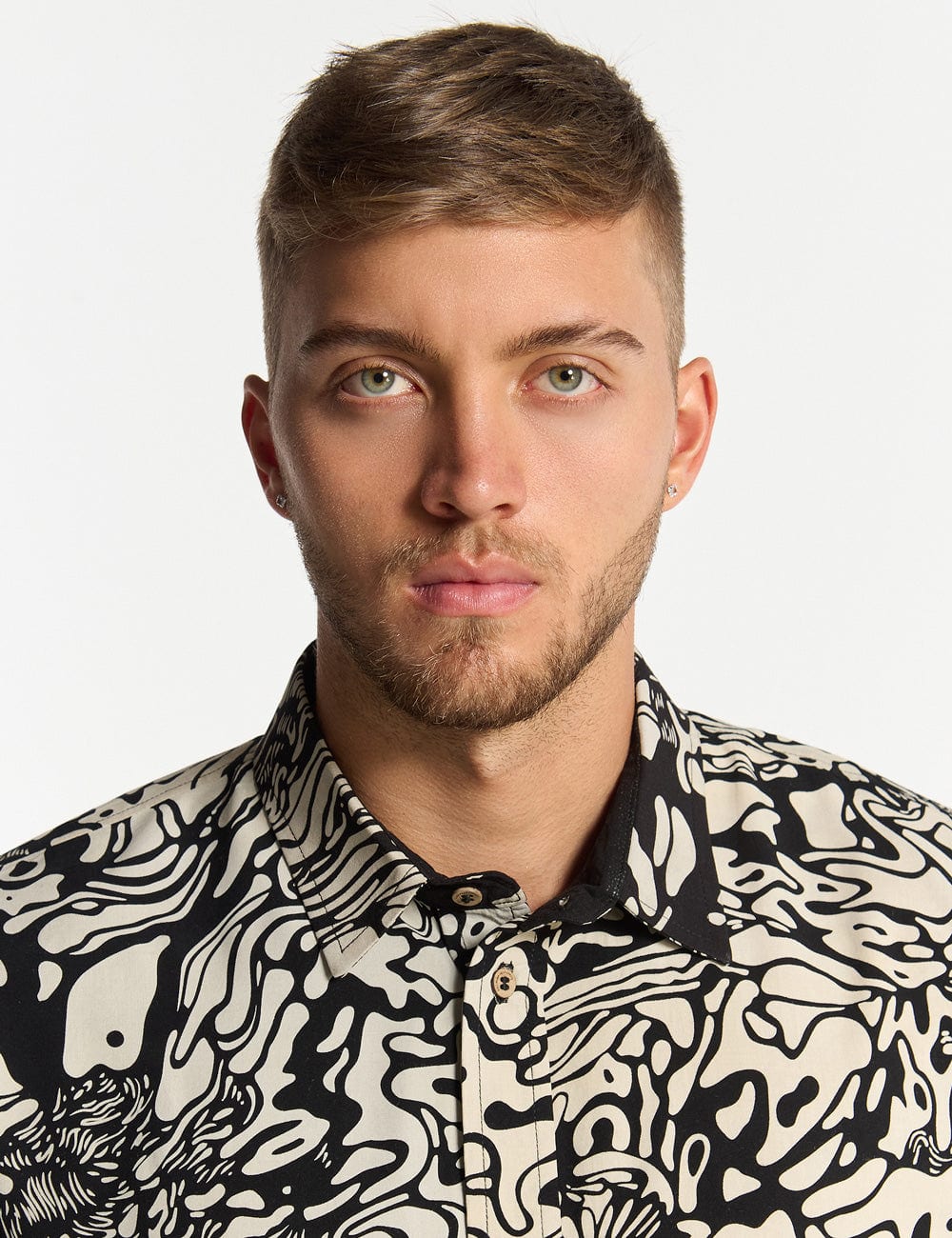 Camisa Regular Fit Pareidolia  negro + crudo Hombre - imagen 5