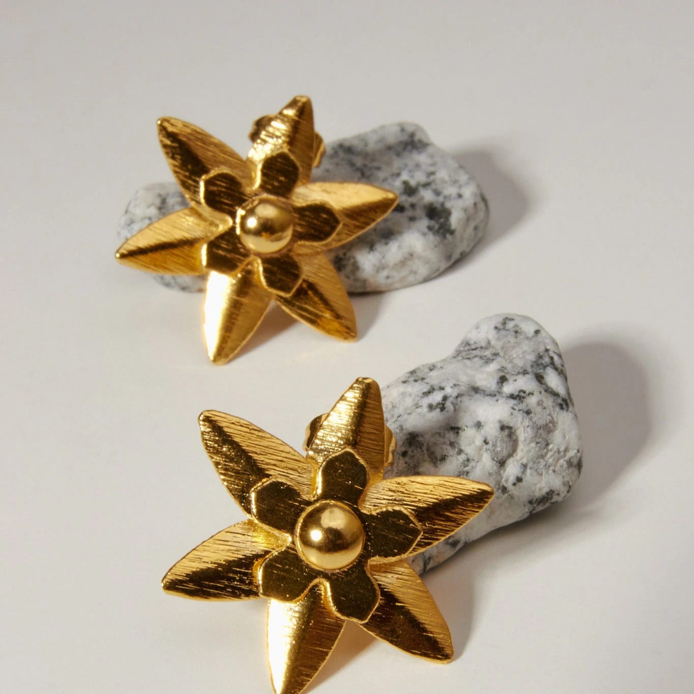 Flower spikes Studs - imagen 3