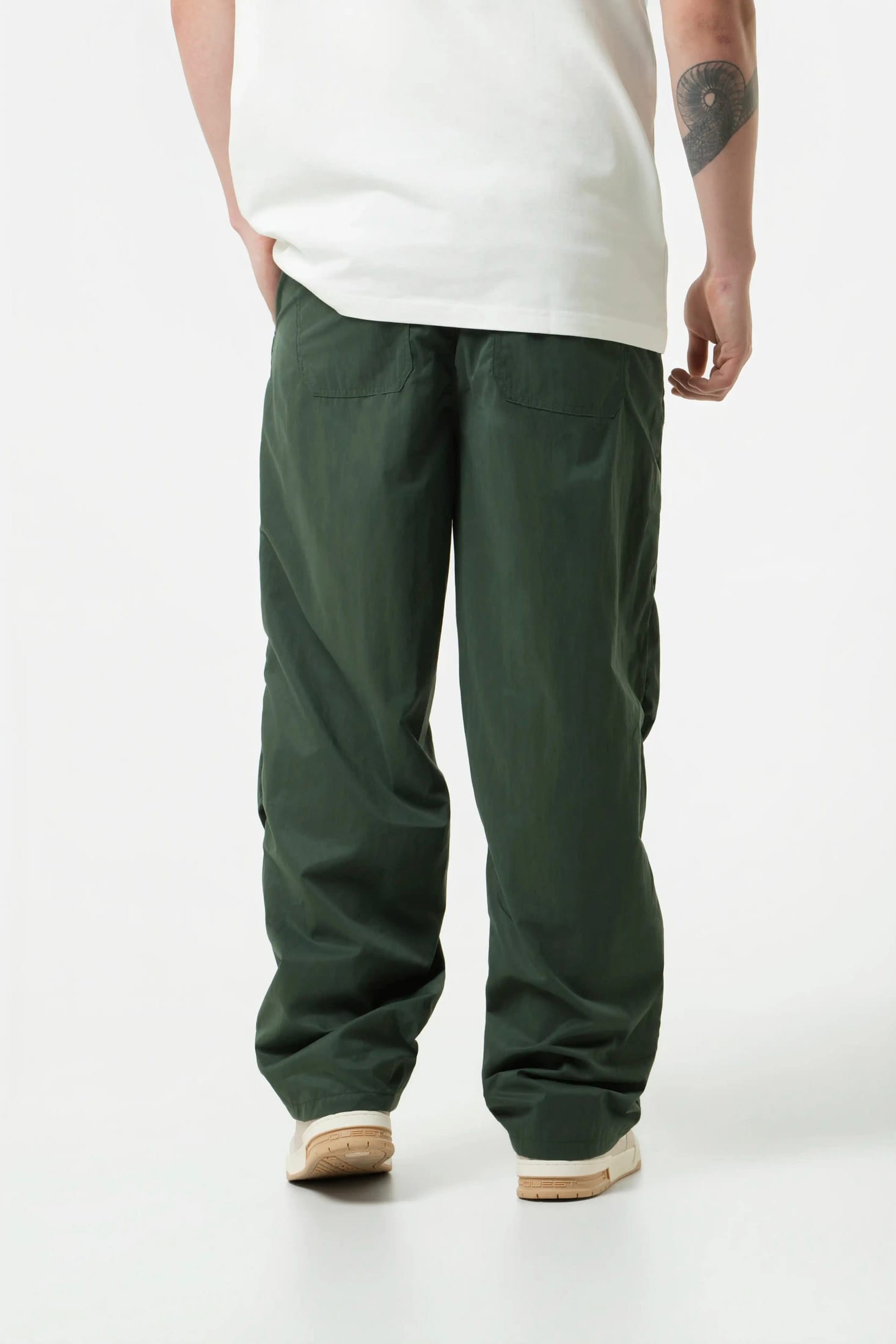 PANTALON JOGG COLOR VERDE MILITAR - imagen 4