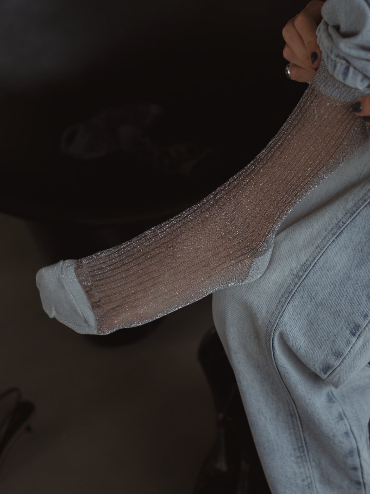 MESH SHINY SOCKS - PLATINUM - imagen 2