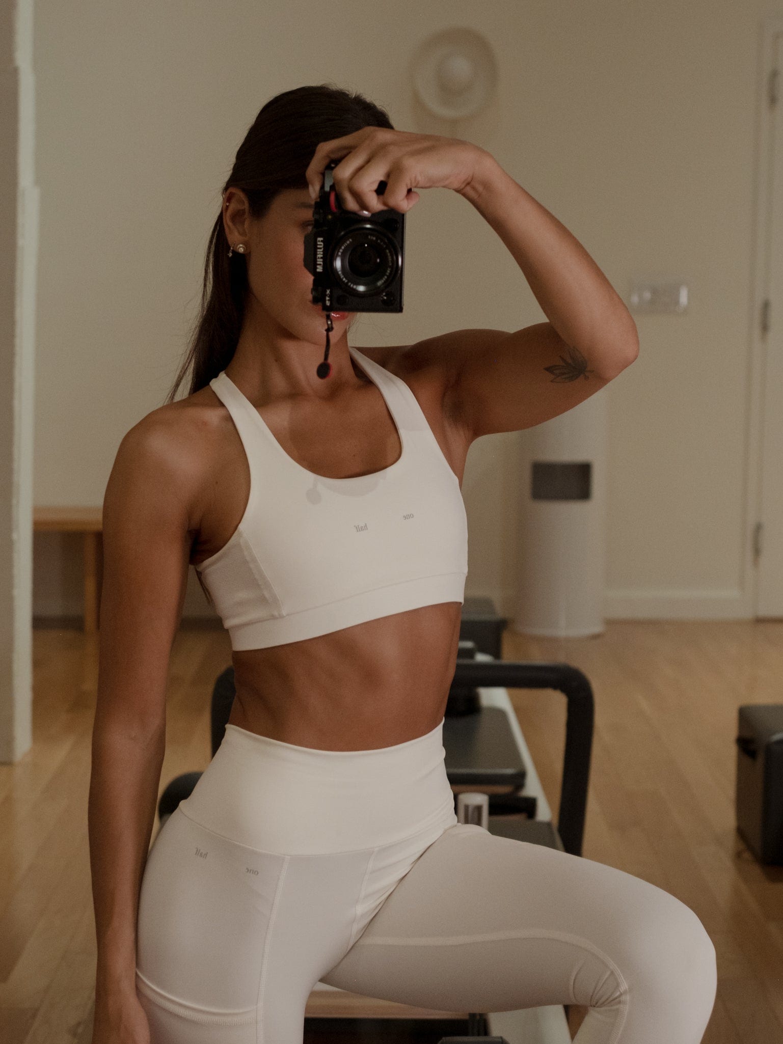 HIKING CROP TOP - IVORY - imagen 3