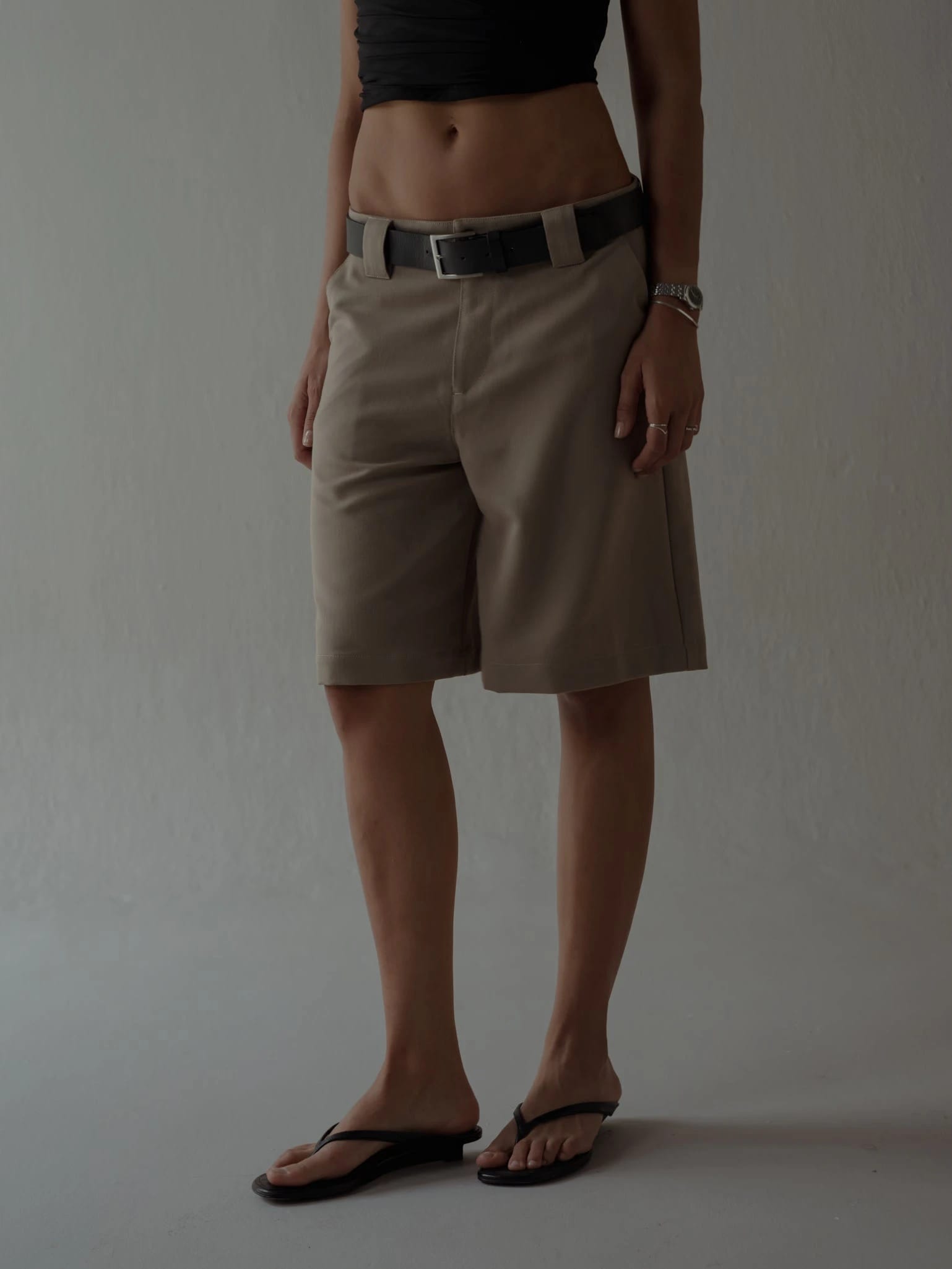 LONG CLASSIC SHORTS - TAUPE - imagen 5
