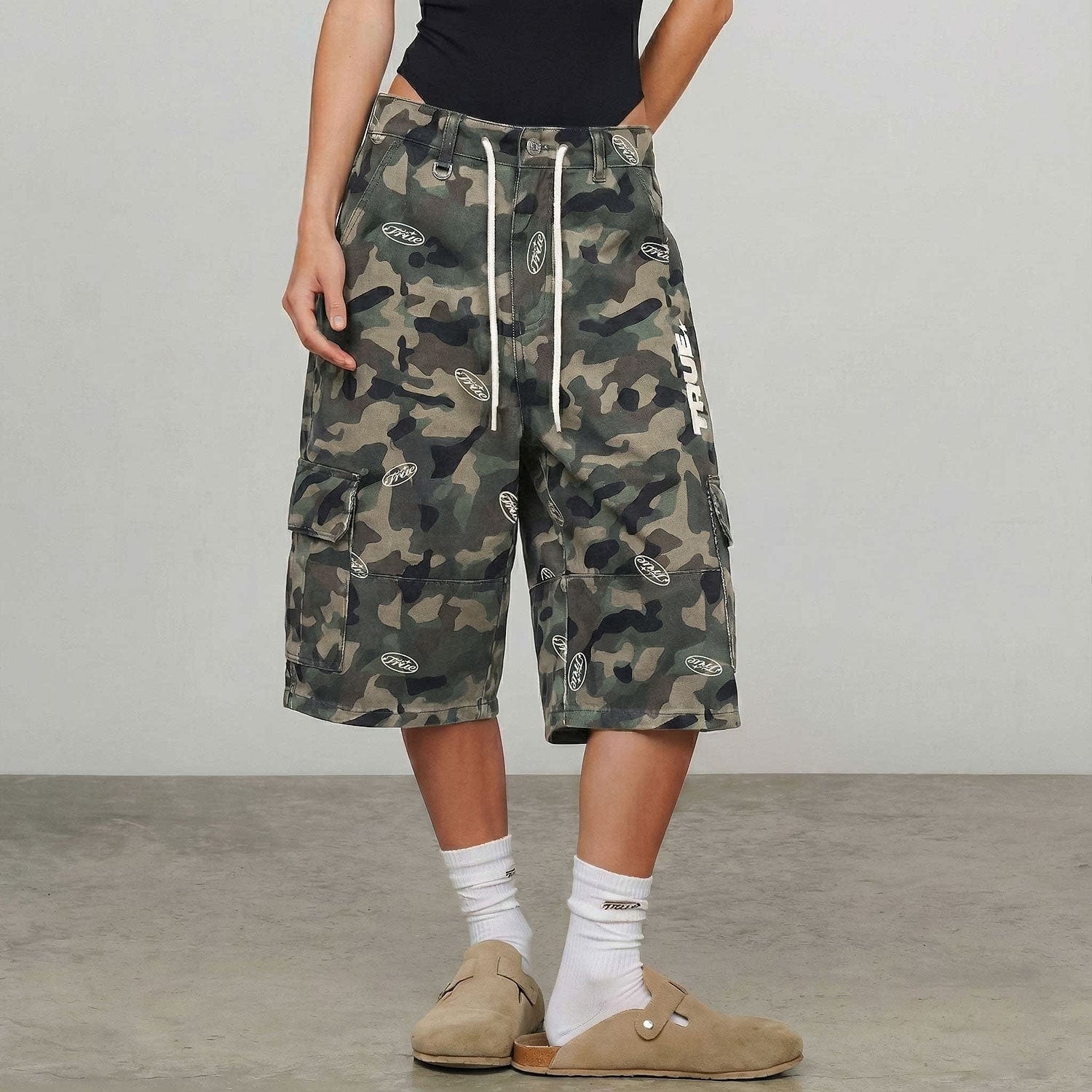 Intuition Camo Cargo Jorts - Green - imagen 3