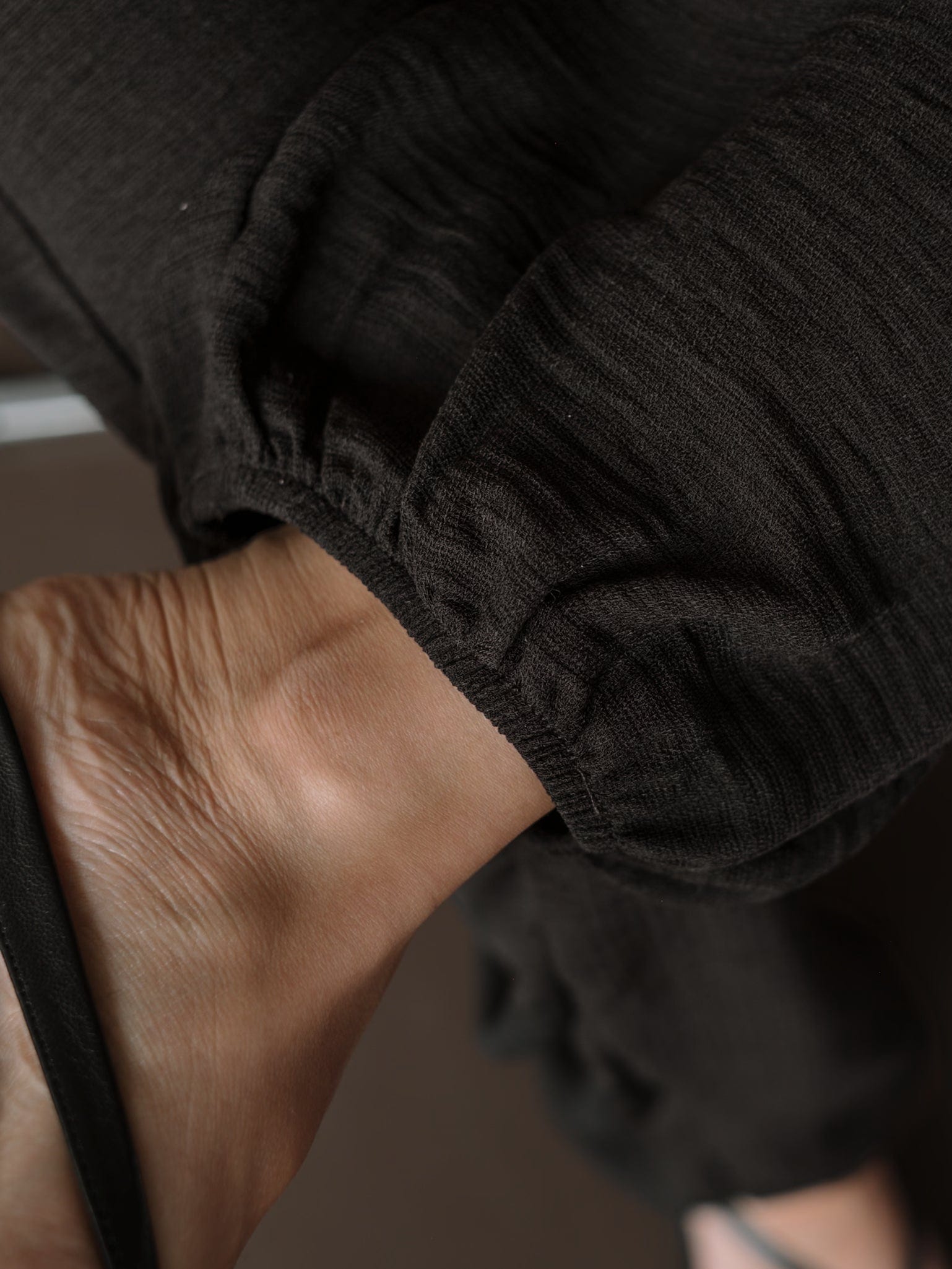 BREEZY SLOUCHY PANTS - BLACK - imagen 8
