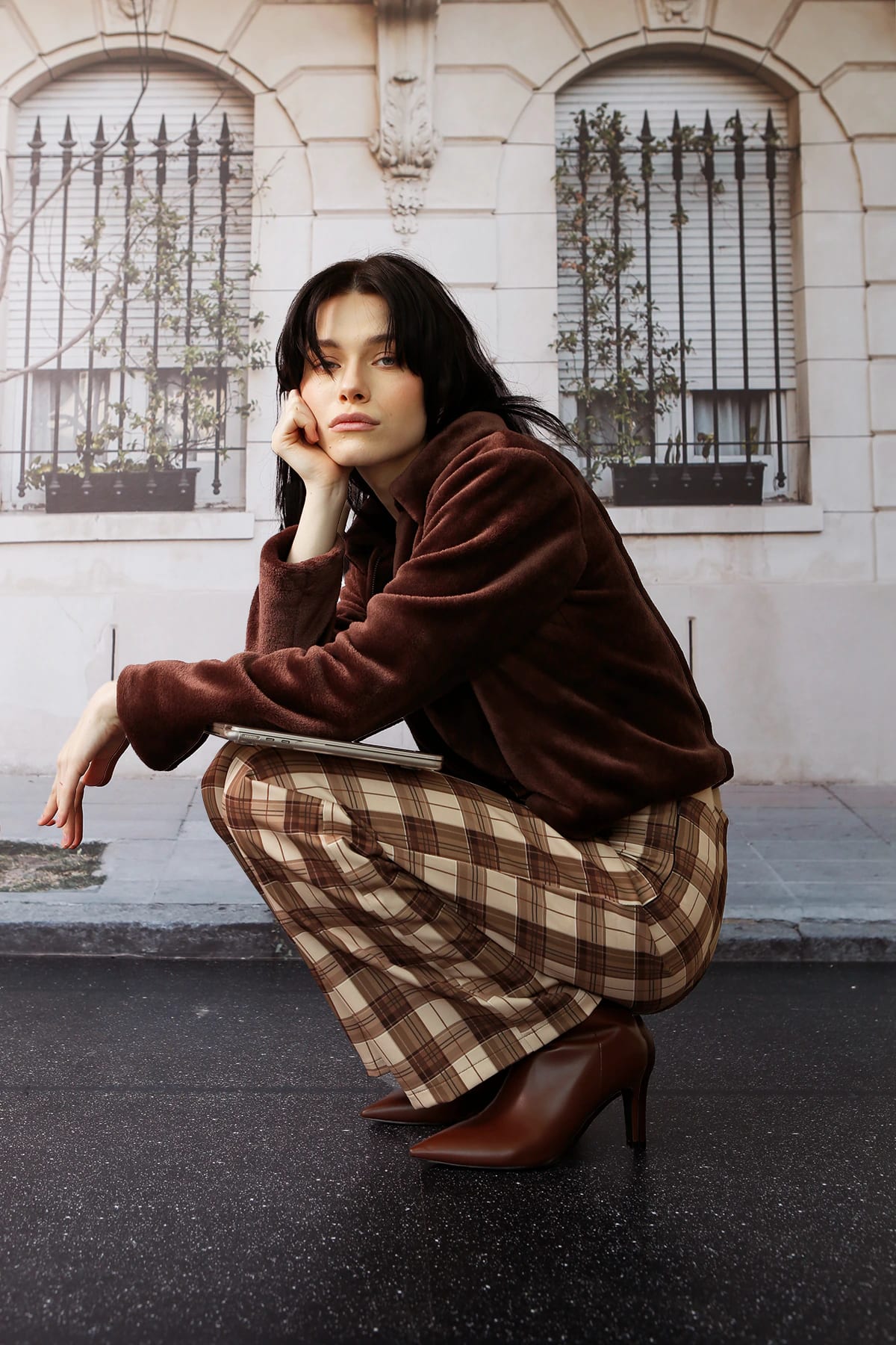 The Fuzzy Jacket in Brown - imagen 4