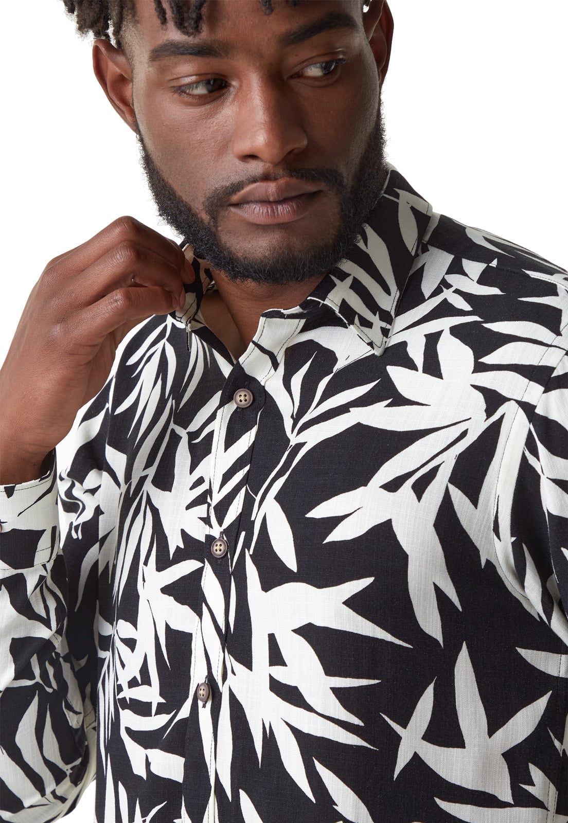 Camisa manga larga negra con maxiestampado floral - imagen 4