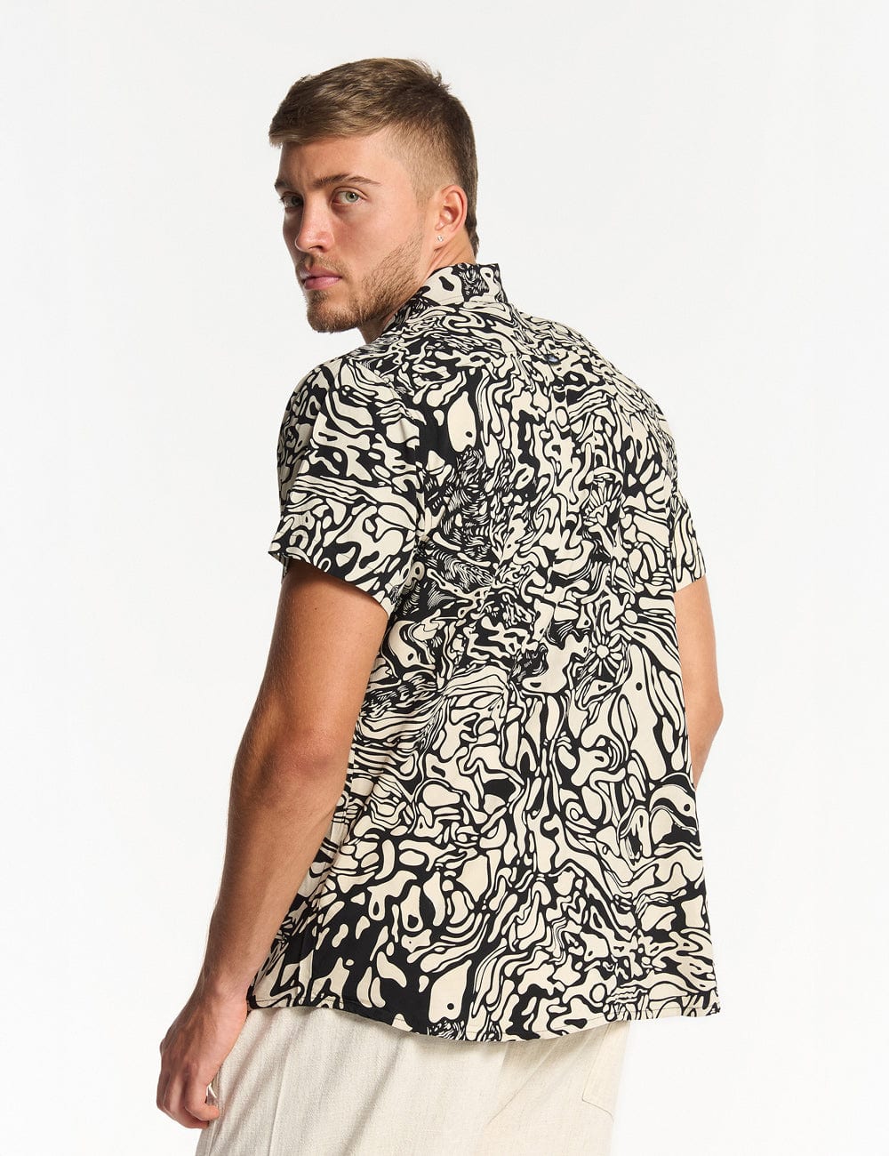 Camisa Regular Fit Pareidolia  negro + crudo Hombre - imagen 2