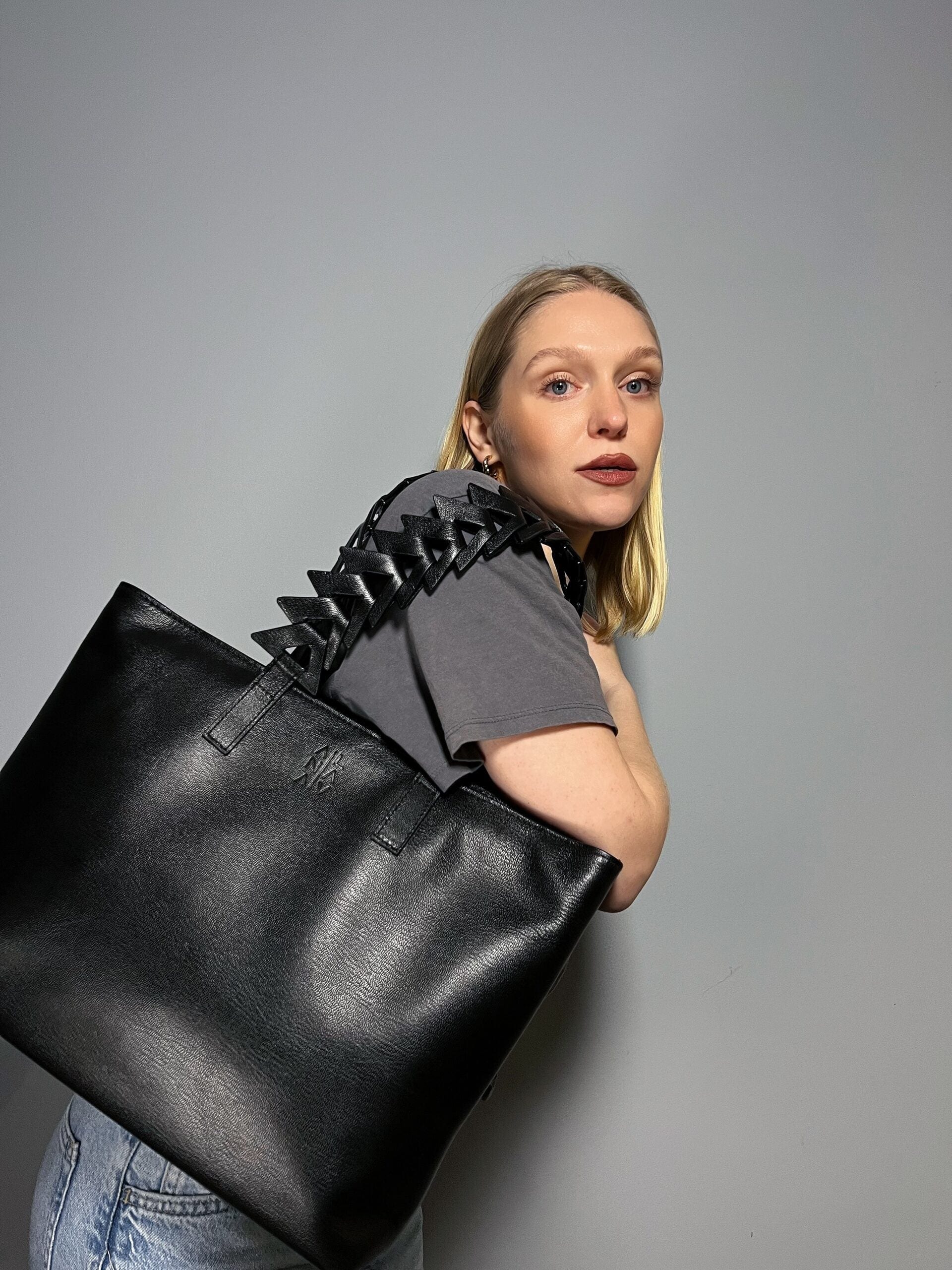 Caro Laptop Tote Negro 14" - imagen 3
