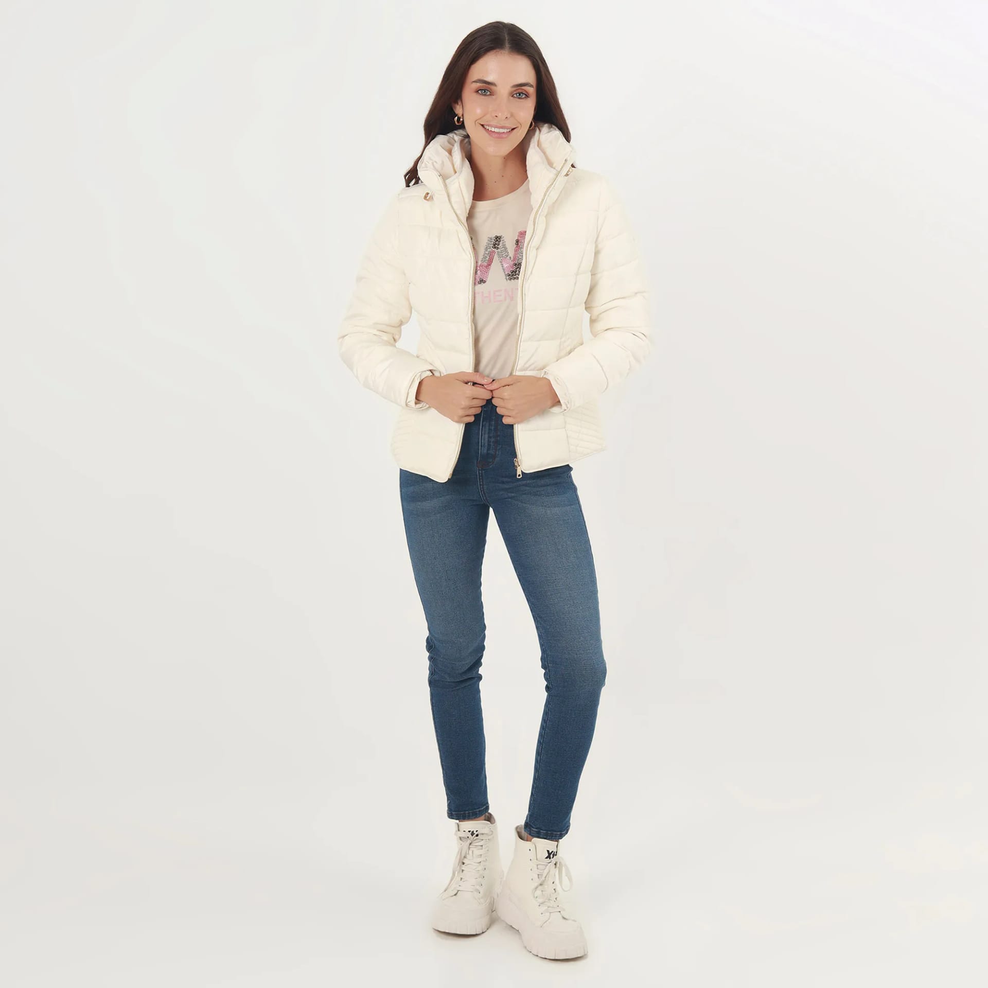 Chaqueta acolchada cuello alto con capucha interna - imagen 48