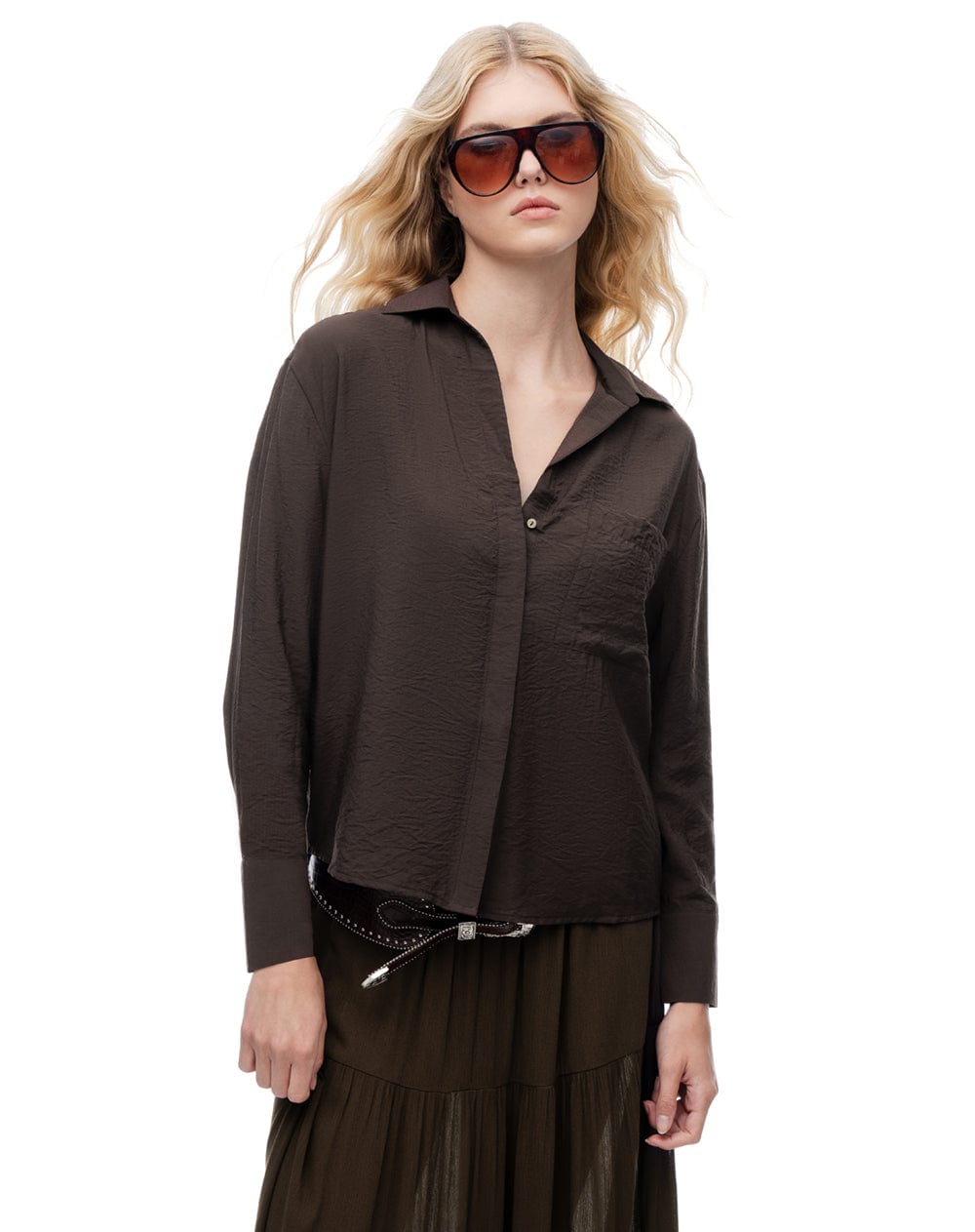 Camisa regular manga larga chocolate mujer - imagen 3