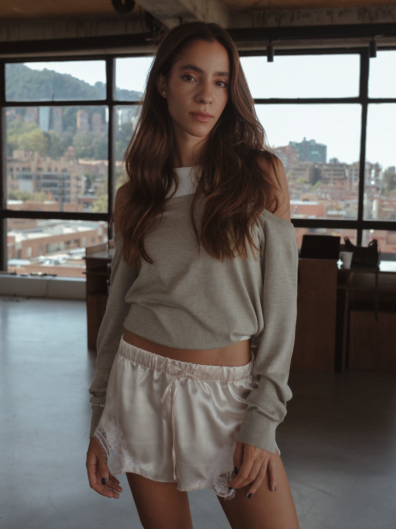 BLONDE MINI SHORT - SOFT WHITE - imagen 7