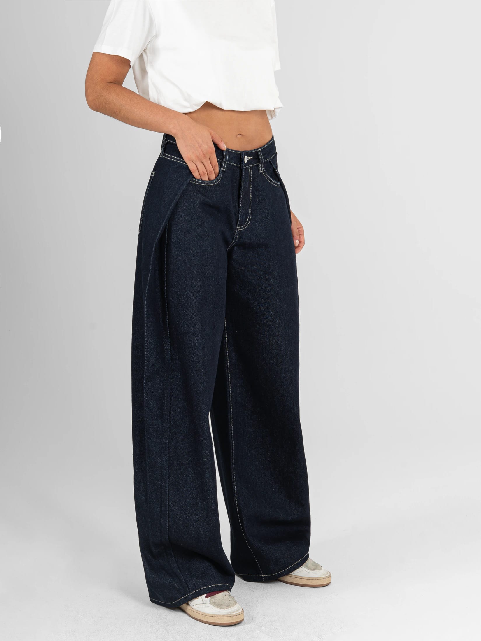Ref: 066571 Jean wide leg , rígido, tiro medio, detalle de pliegue en costado, tono azul oscuro - imagen 4
