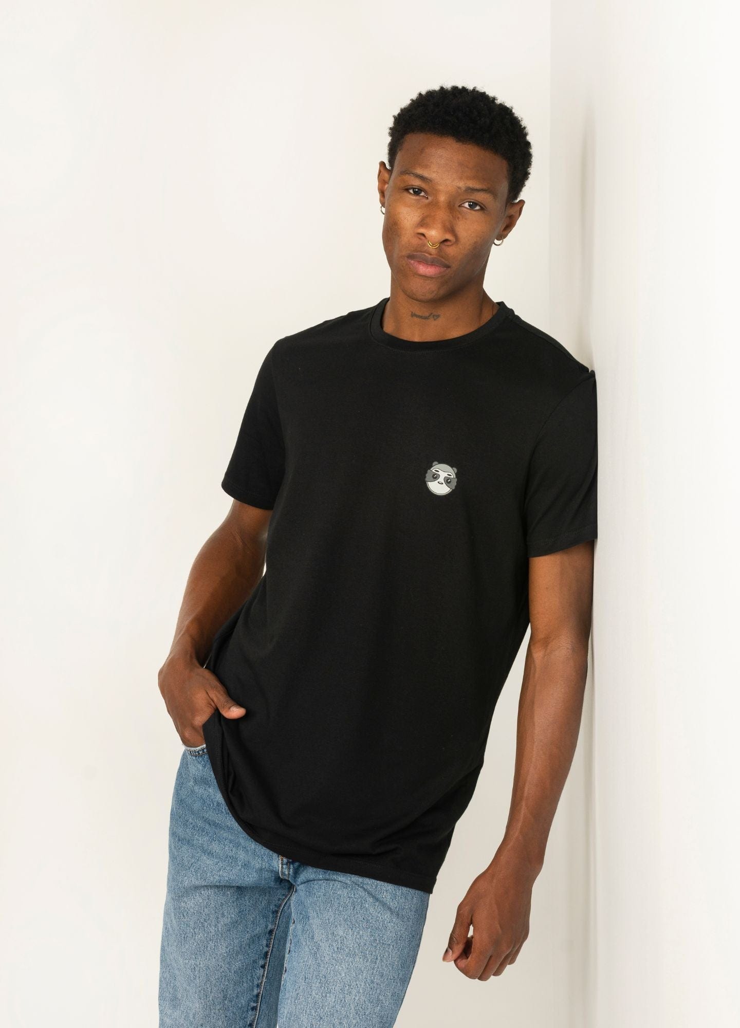 Basic Perezoso Camiseta Regular – Negra - imagen 1