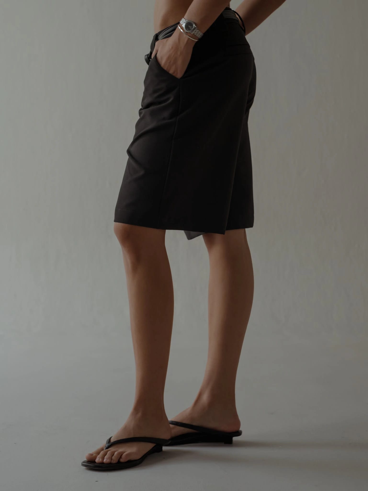 LONG CLASSIC SHORTS - BLACK - imagen 9