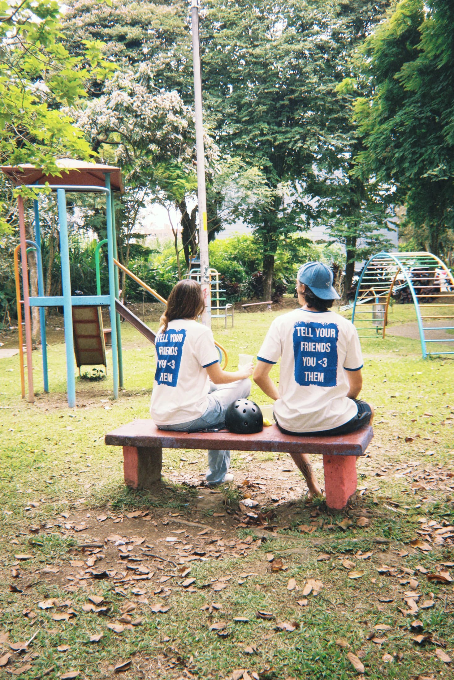 Camiseta "Tell your friends you <3 them" - imagen 13