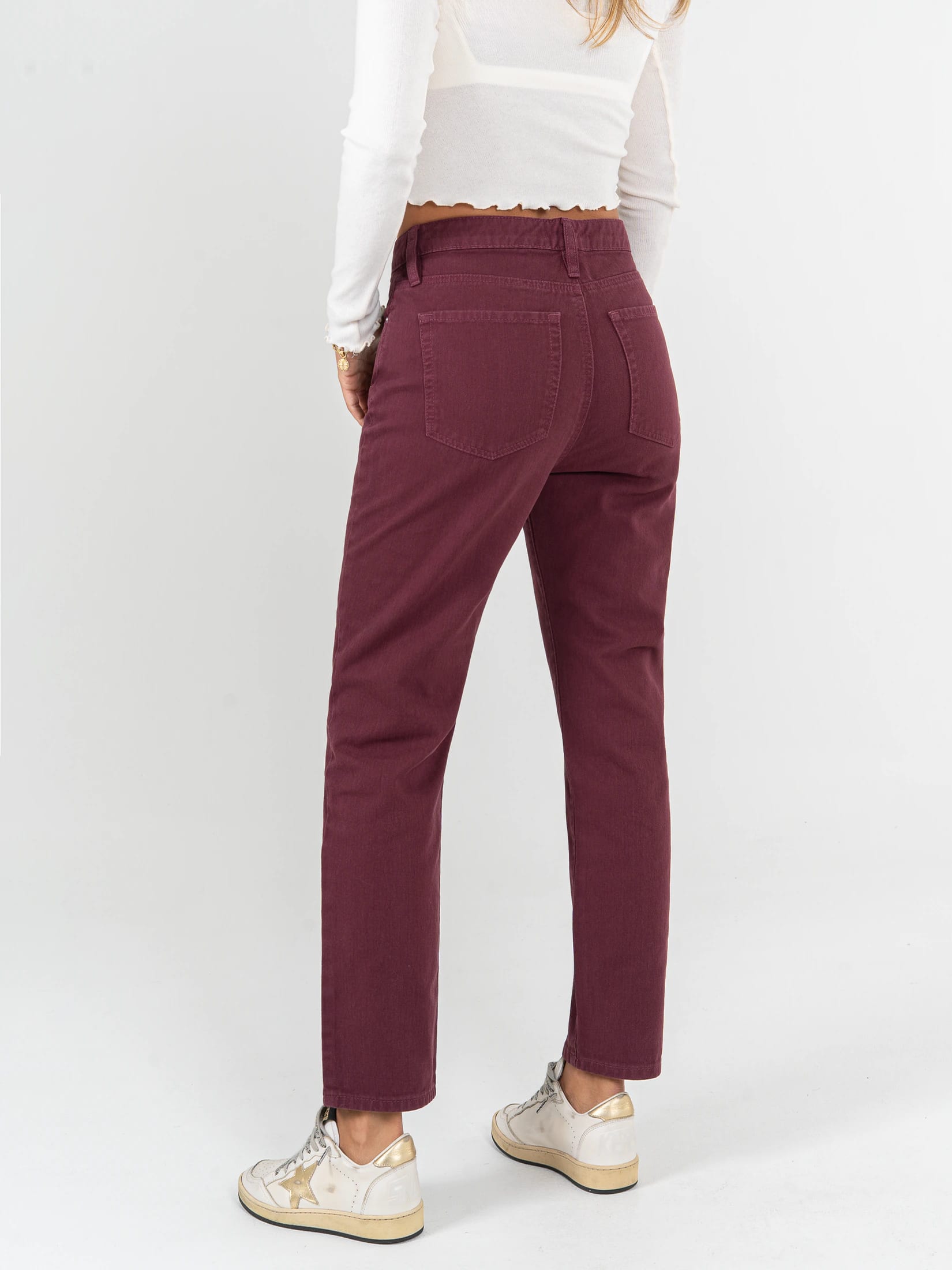 Ref: 0620201 Pantalón mom fit stretch, tiro alto, tono vino tinto. - imagen 2