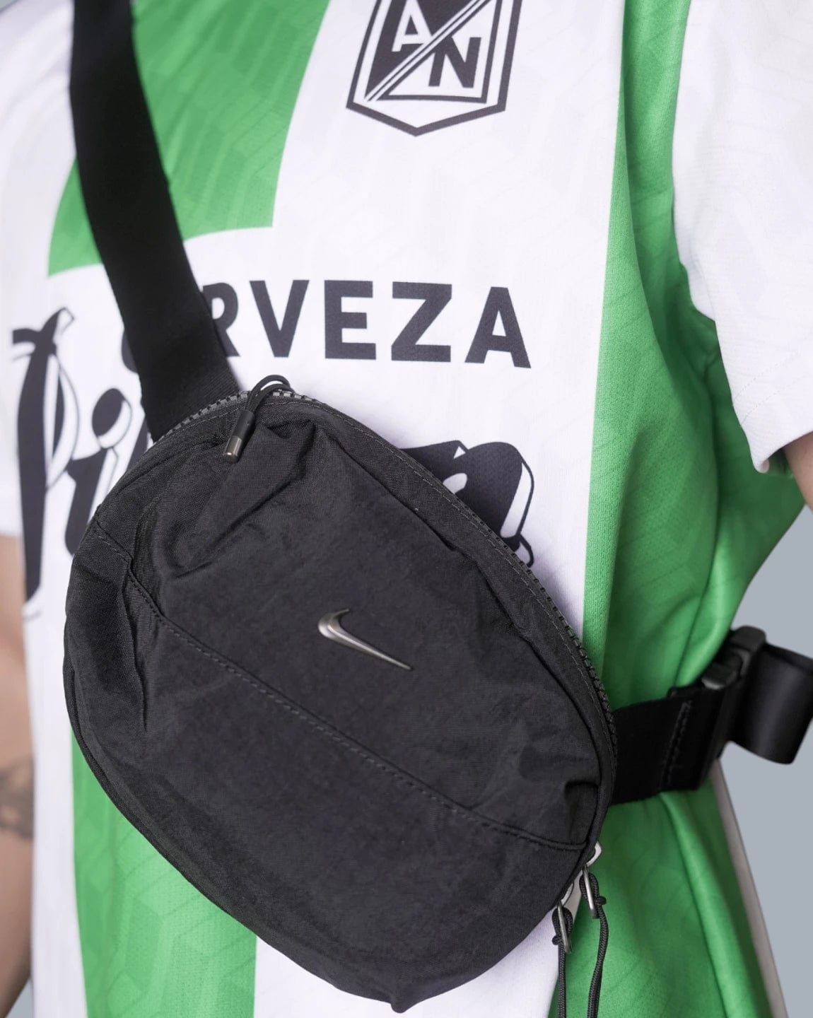 RIÑONERA NEGRA NIKE - imagen 1
