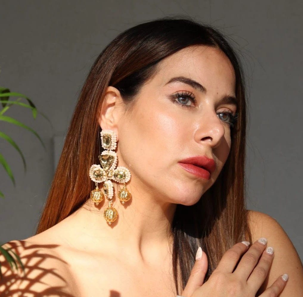 Golden Grace Earrings - imagen 2