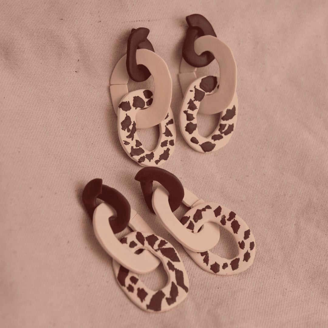 Aretes Lau Pantoja Cow Print - imagen 1