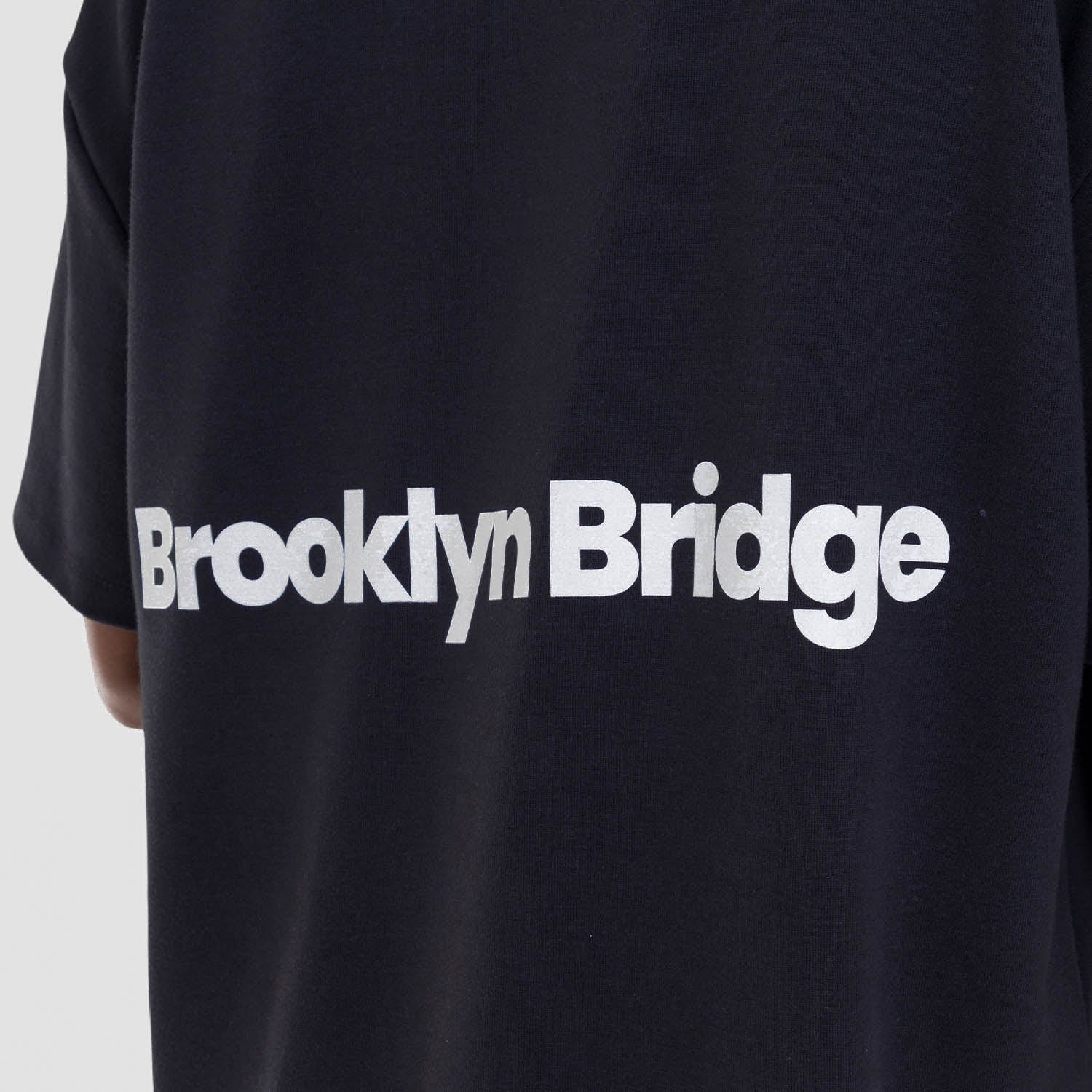 Boxy Fit Tee Brooklyn Bridge Negro - imagen 12