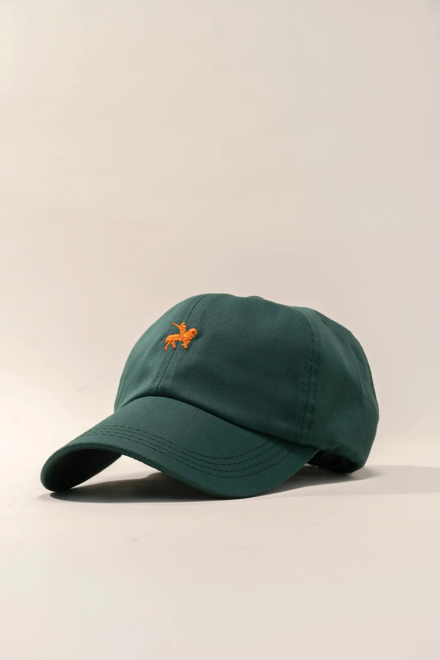 Gorra Basic Verde Oscuro Bordado Naranja - imagen 1