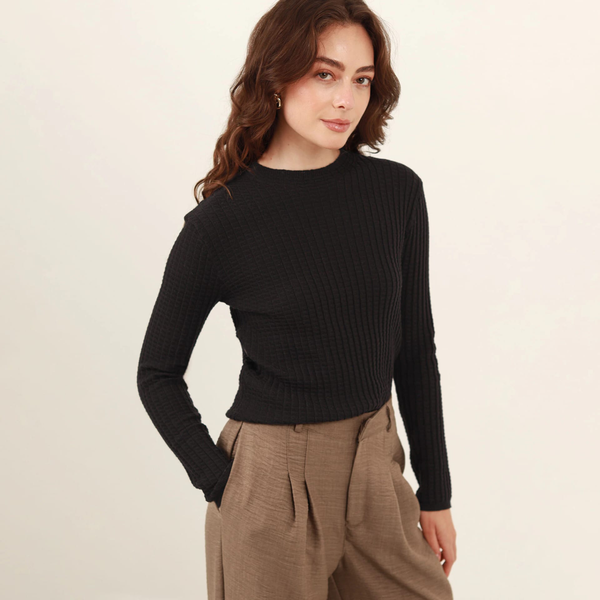 Sweater tejido wafle cuello redondo manga larga - imagen 2