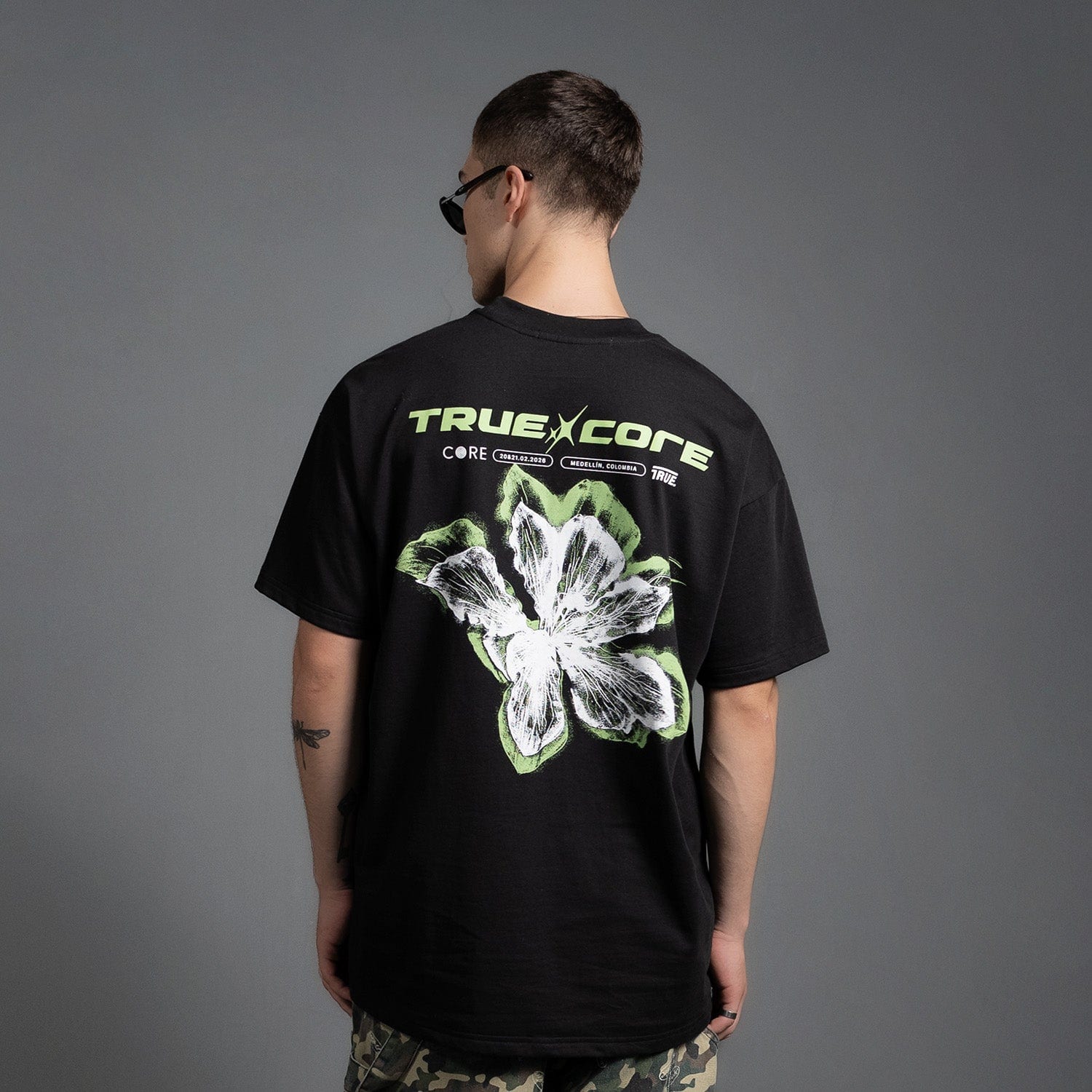 Flower Oversized T-Shirt - Black - imagen 7