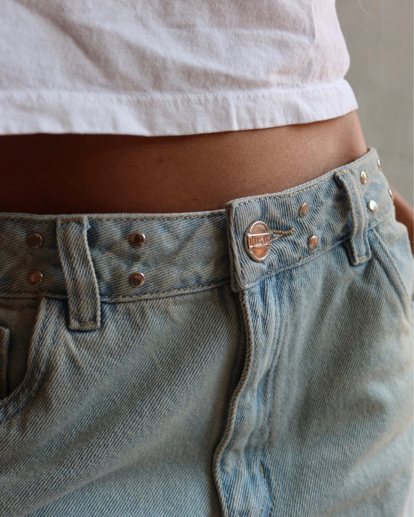 JEAN NEW YORK STUDDED RELAXED FIT AZUL CLARO - imagen 7