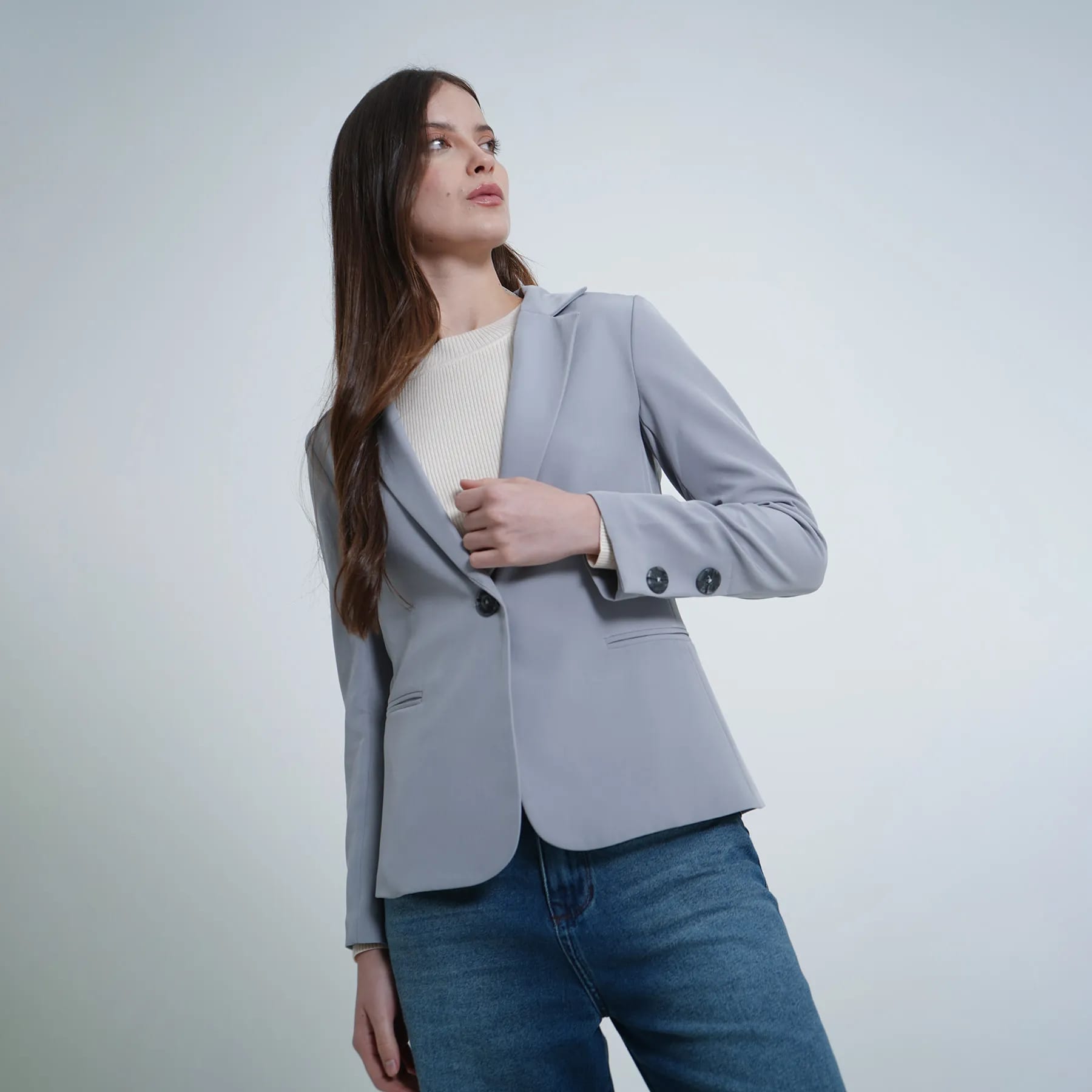 Chaqueta blazer básico con solapa y botones - imagen 29