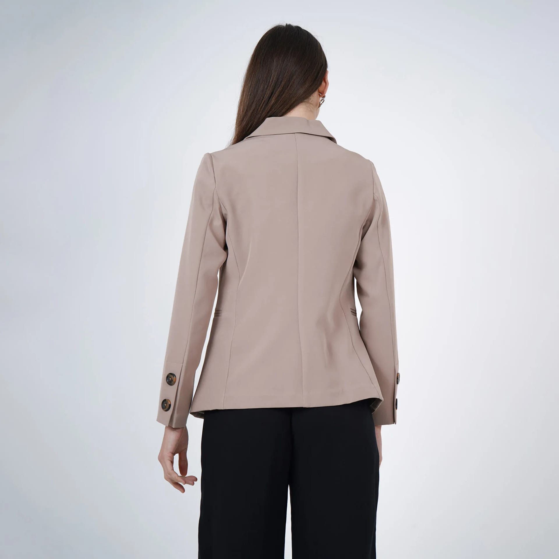 Chaqueta blazer básico con solapa y botones - imagen 19
