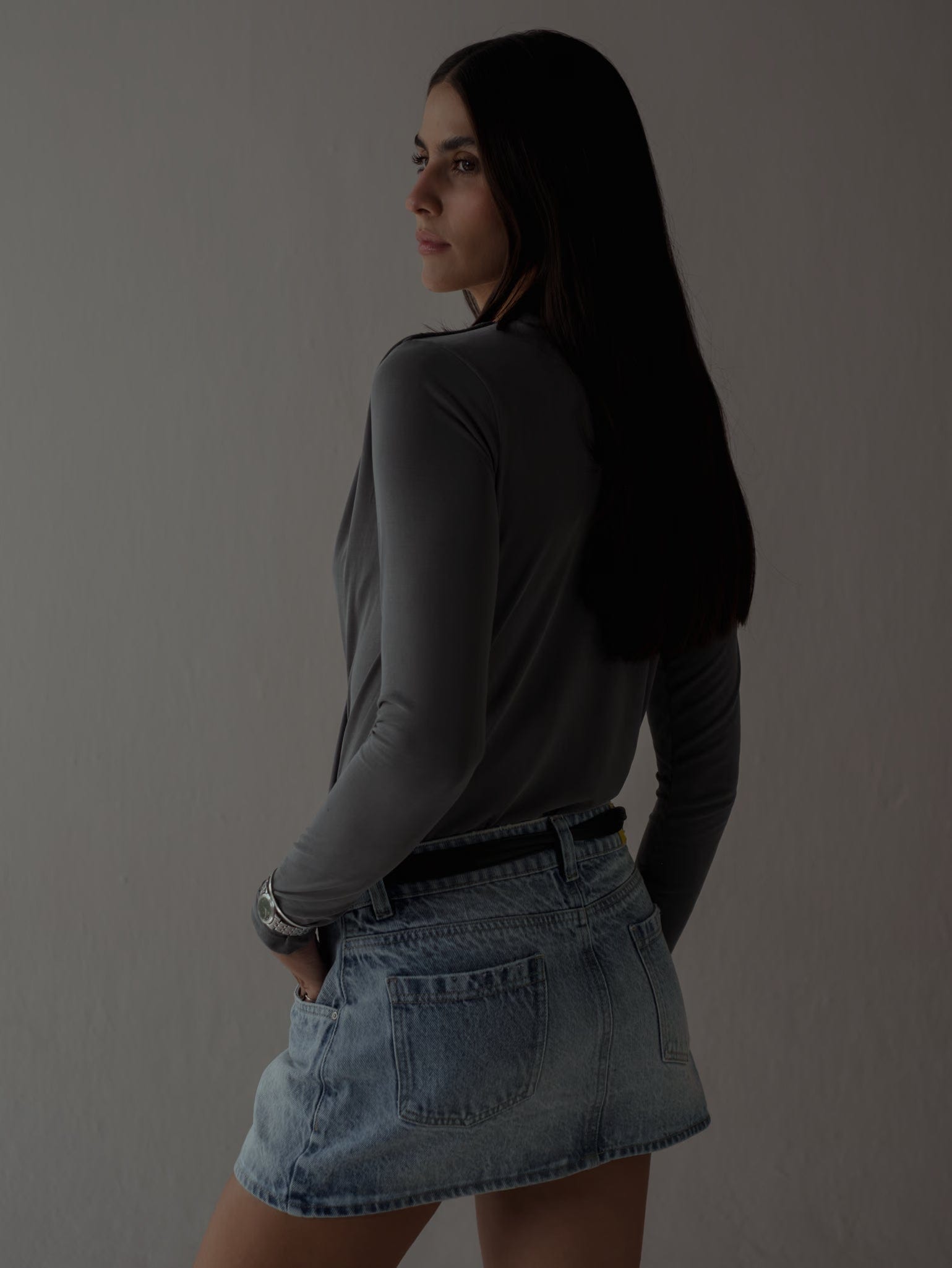 LONG SLEEVE FLOWY BODY - DARK GRAY - imagen 9