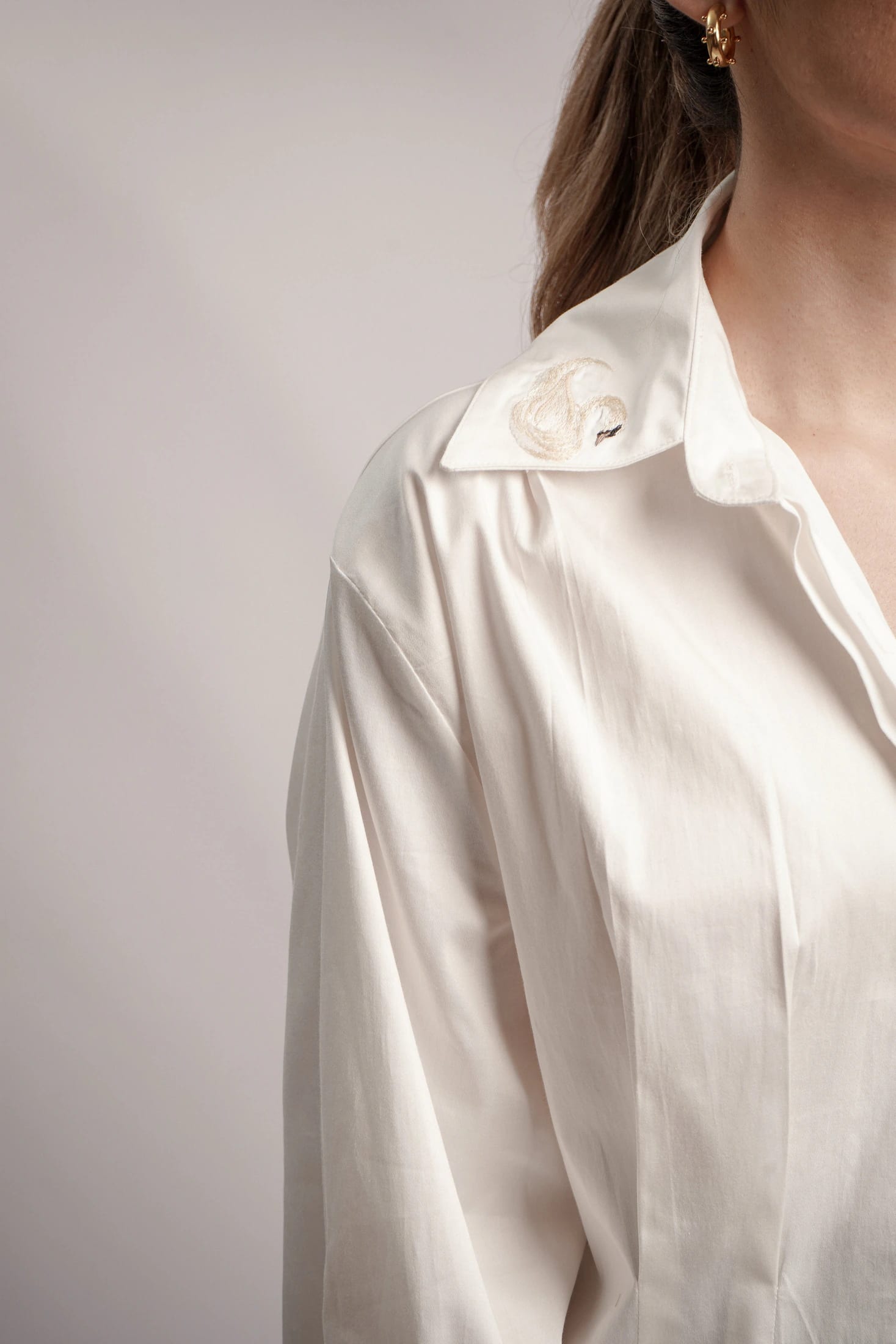 SWAN BLACK BLOUSE - imagen 5