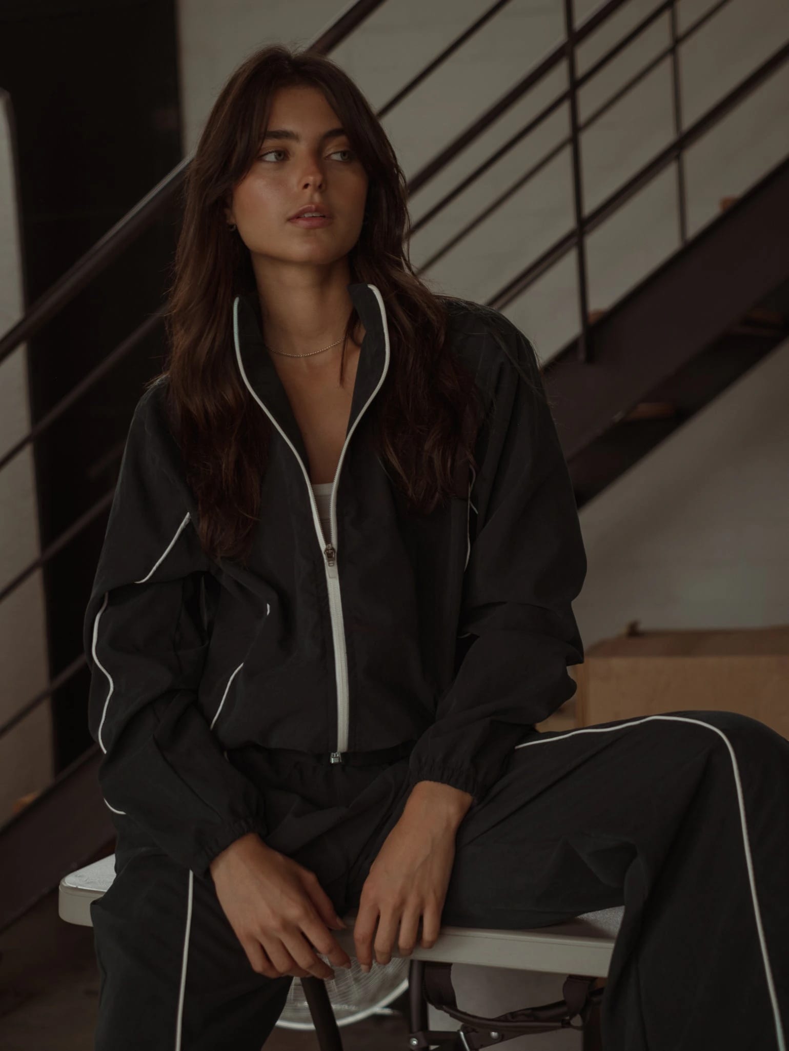 RETRO WINDBREAKER - BLACK - imagen 4